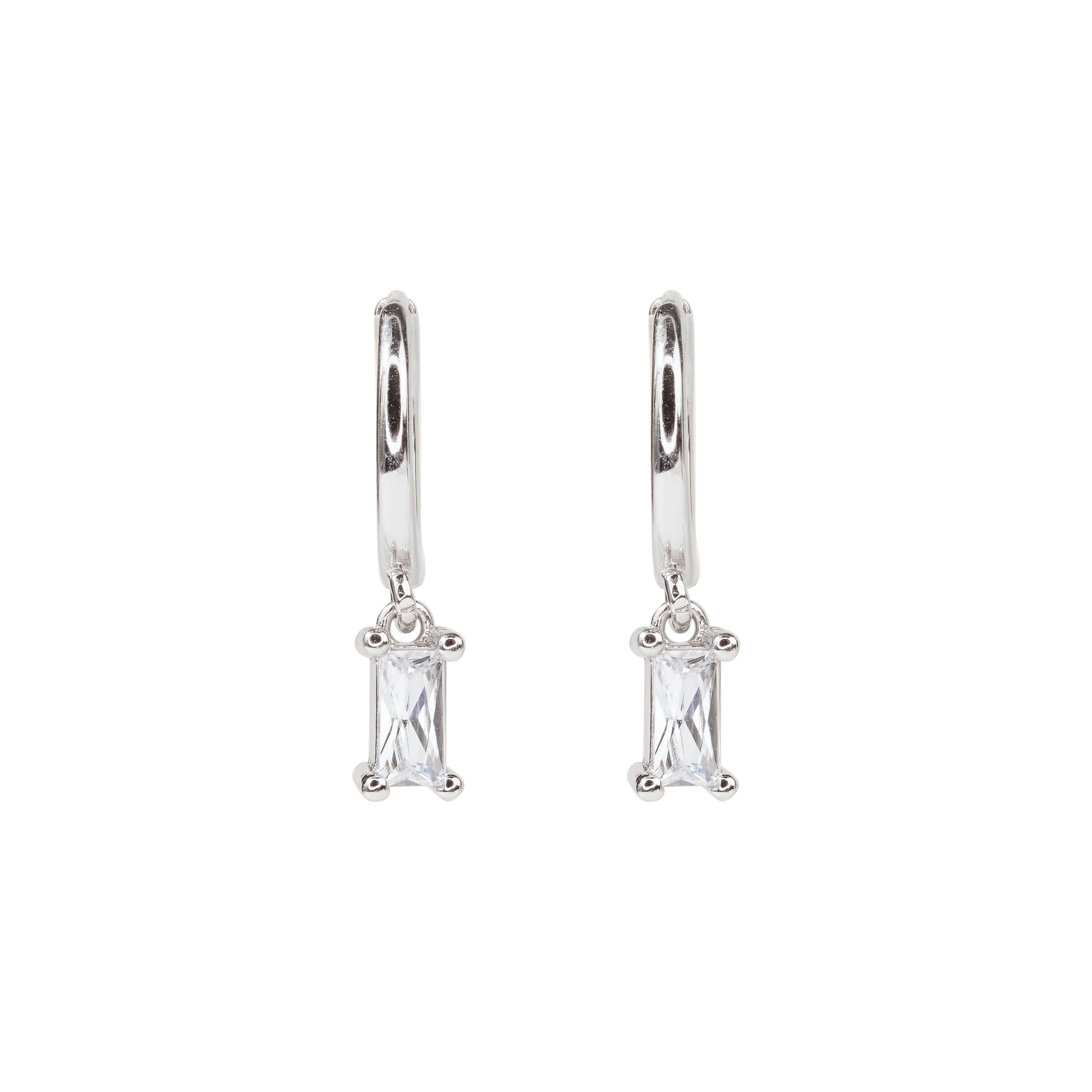 Cerceluși eleganți din argint placat cu rodiu, cu zirconiu alb, ideali ca bijuterie de zi cu zi sau cadou rafinat. Un accesoriu classy Maison La Stéphanie pentru orice ocazie.
