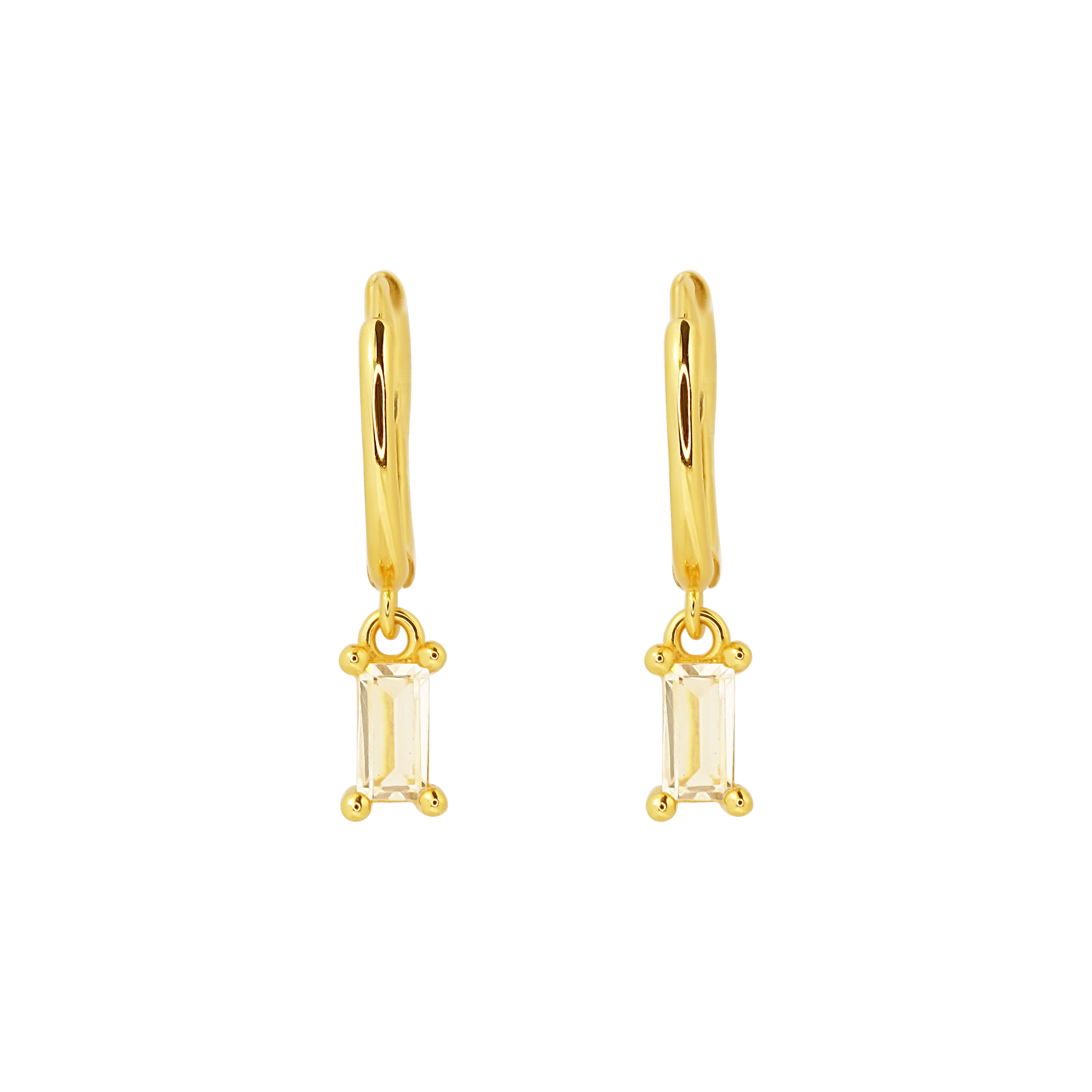 Cercei eleganți din argint placat cu aur 18K, cu zirconiu alb — un accesoriu classy și un cadou rafinat pentru pasionatele de bijuterii fine Maison La Stéphanie.