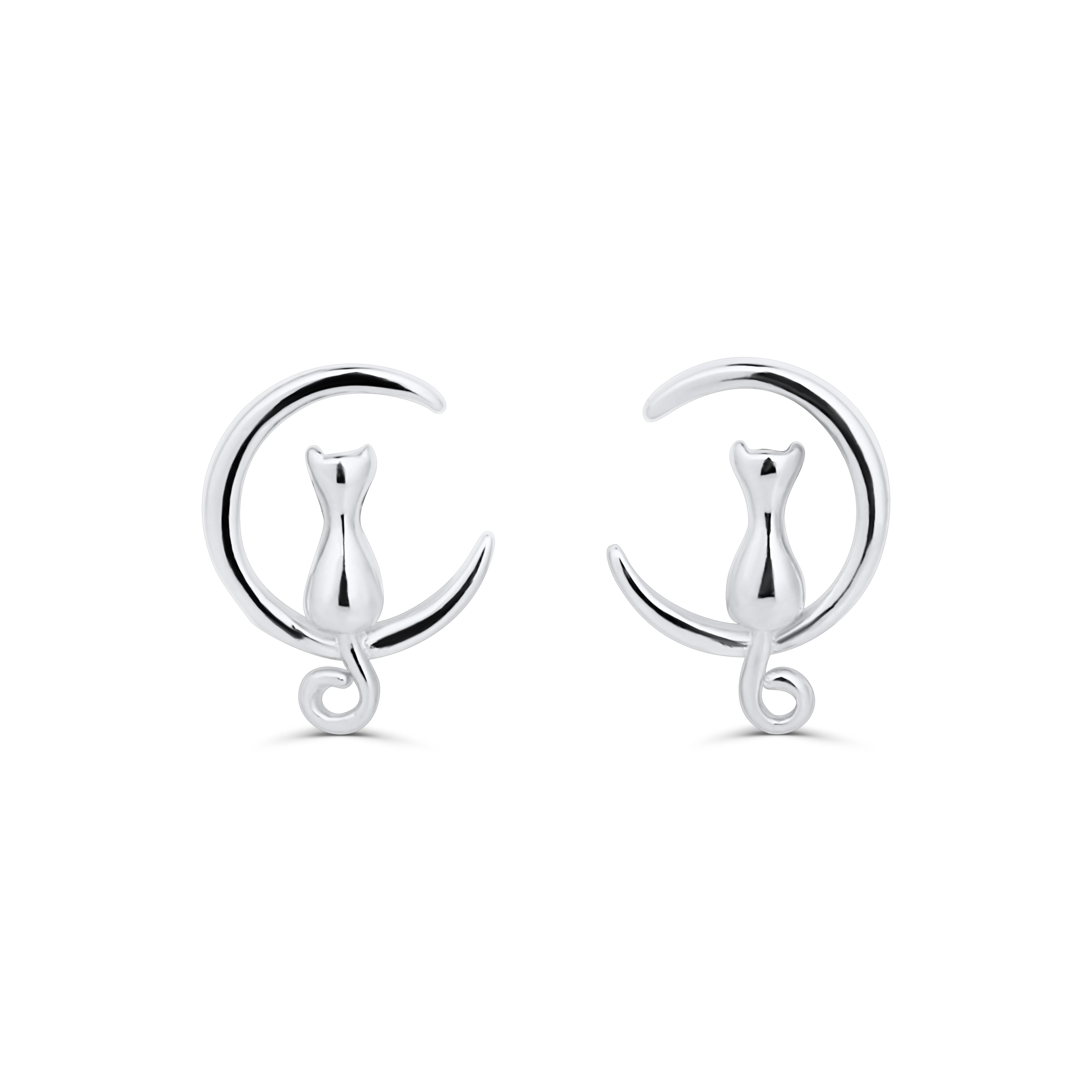 Cercei delicati din argint 925 placat cu rodiu, cu pisicuță sub lună — un cadou jucăuș și poetic pentru iubitoarele de pisici.