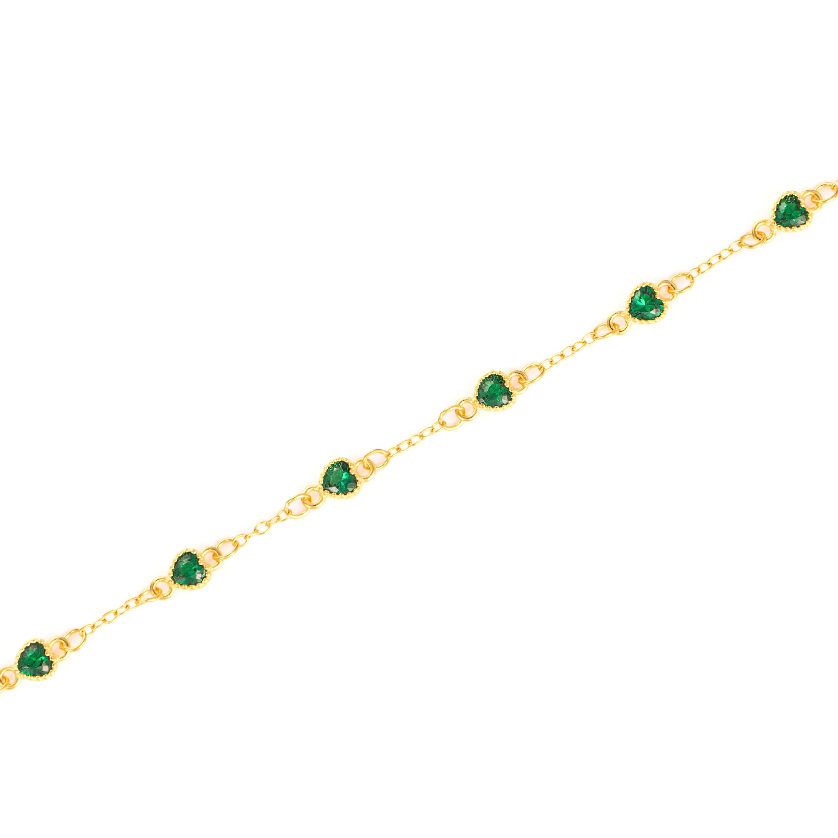 Brățară elegantă din argint placat cu aur de 14K, decorată cu inimioare fine și pietre zirconia verde. Un cadou rafinat pentru iubită sau prietenă, semnat Maison La Stéphanie.