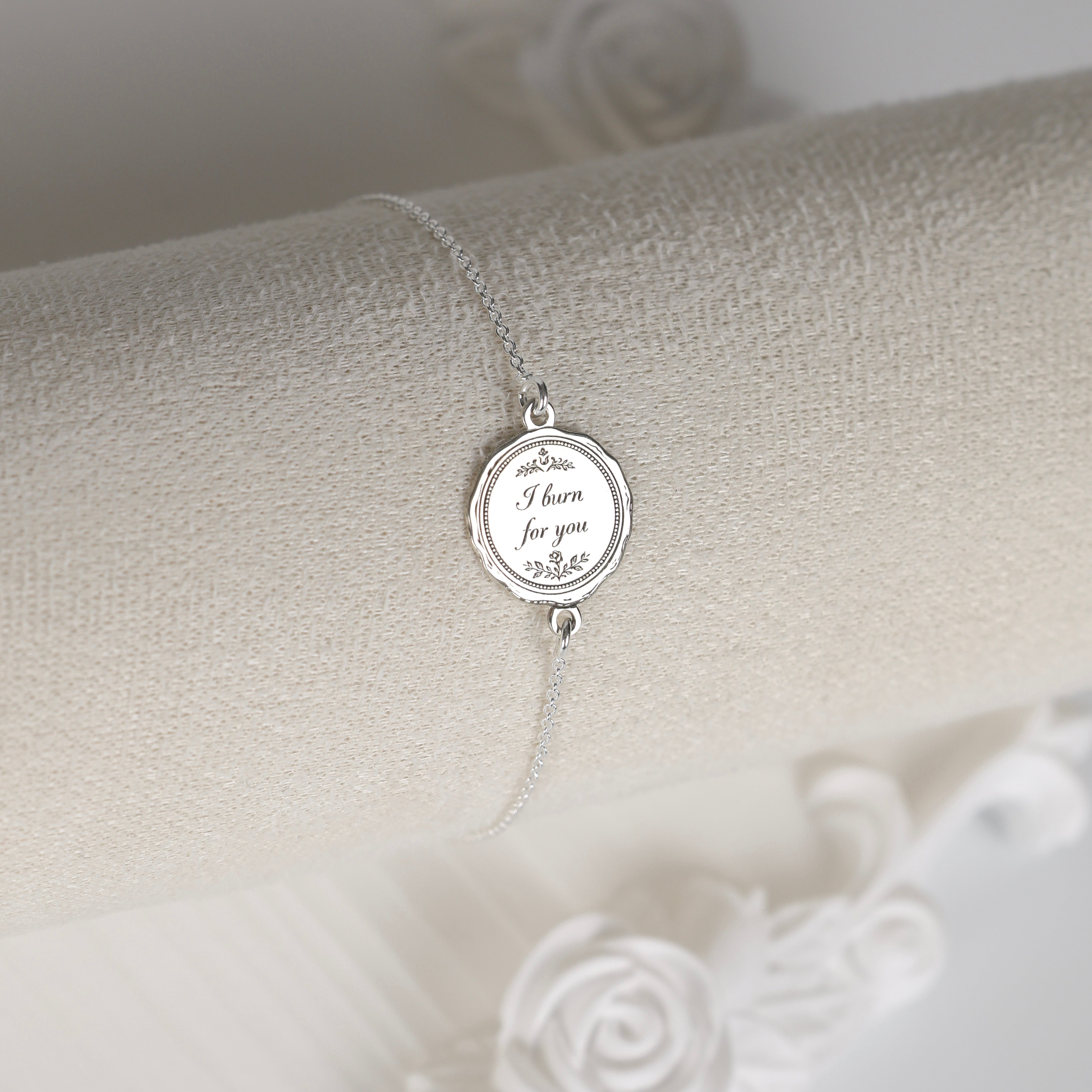 bratara argint i burn for you pandantiv oval gravat regency love letters collection maison stephanie