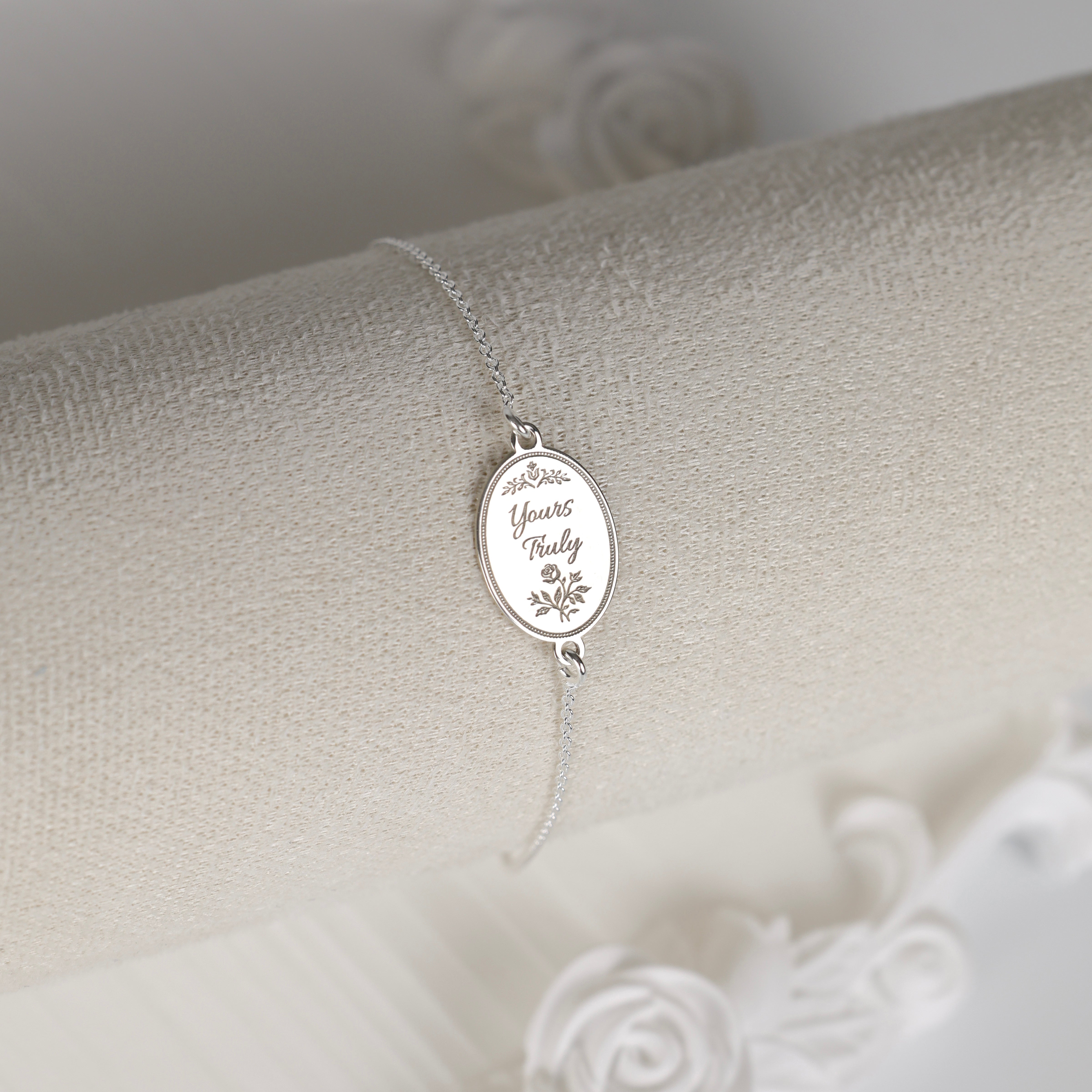 bratara argint yours truly pandantiv oval gravat regency love letters collection maison stephanie