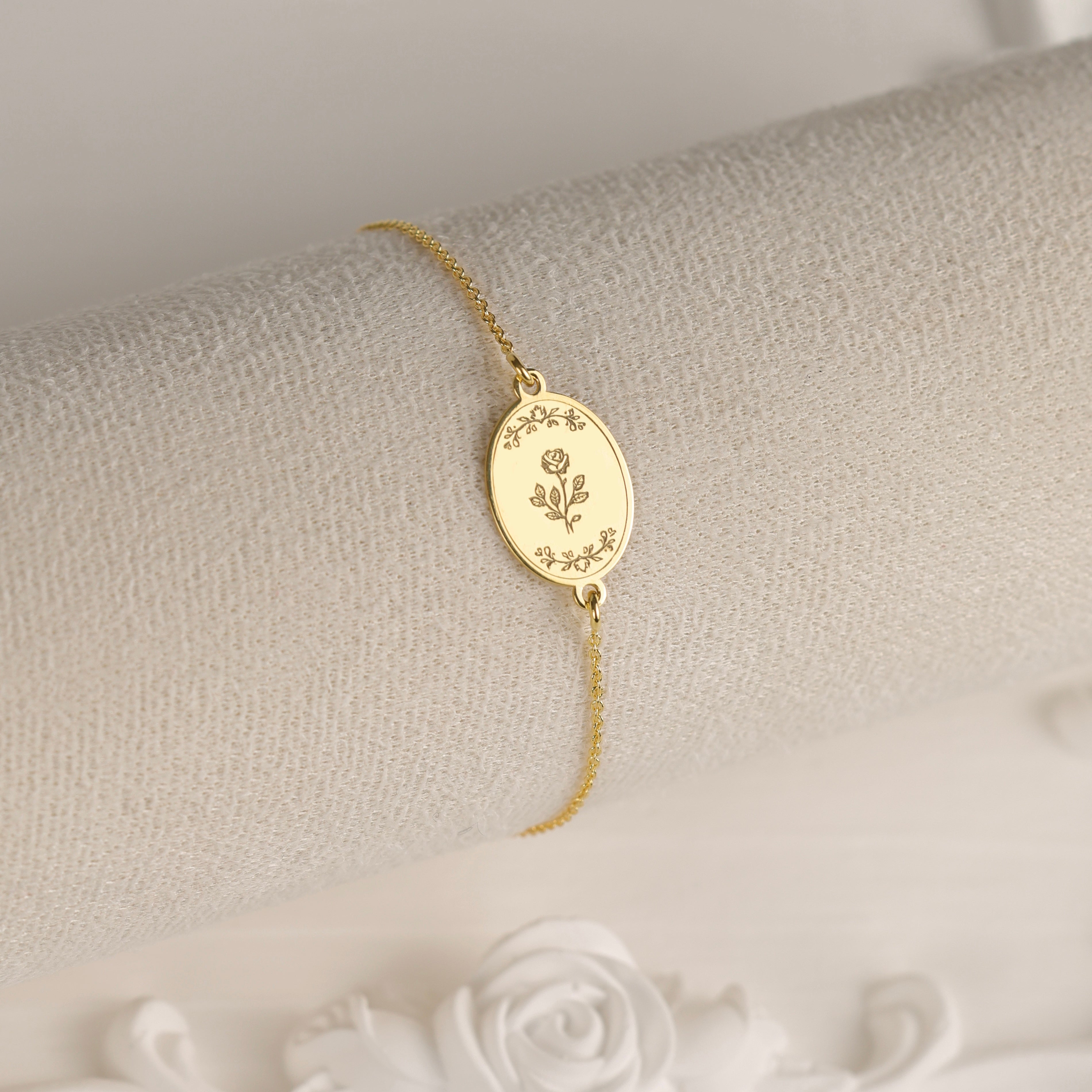 bratara argint placat cu aur trandafir pandantiv oval gravat regency love letters collection maison stephanie