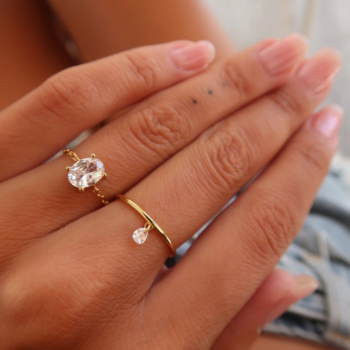 Inel Pure Drop din argint 925 placat cu aur, design minimalist cu detaliu tip picatura – Maison La Stephanie