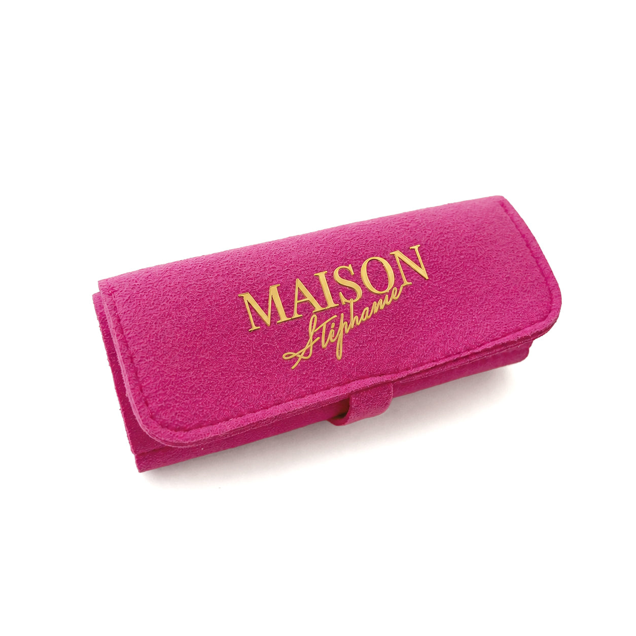 Organizator pentru bijuterii MAISON Stéphanie Travel Pouch în nuanța Fuchsia, fotografiat închis pe fundal alb. Exteriorul are un finisaj elegant din piele ecologică, iar în partea frontală este imprimat logo-ul auriu MAISON Stéphanie. Design compact, creat pentru depozitarea și transportul în siguranță al bijuteriilor în timpul călătoriilor.