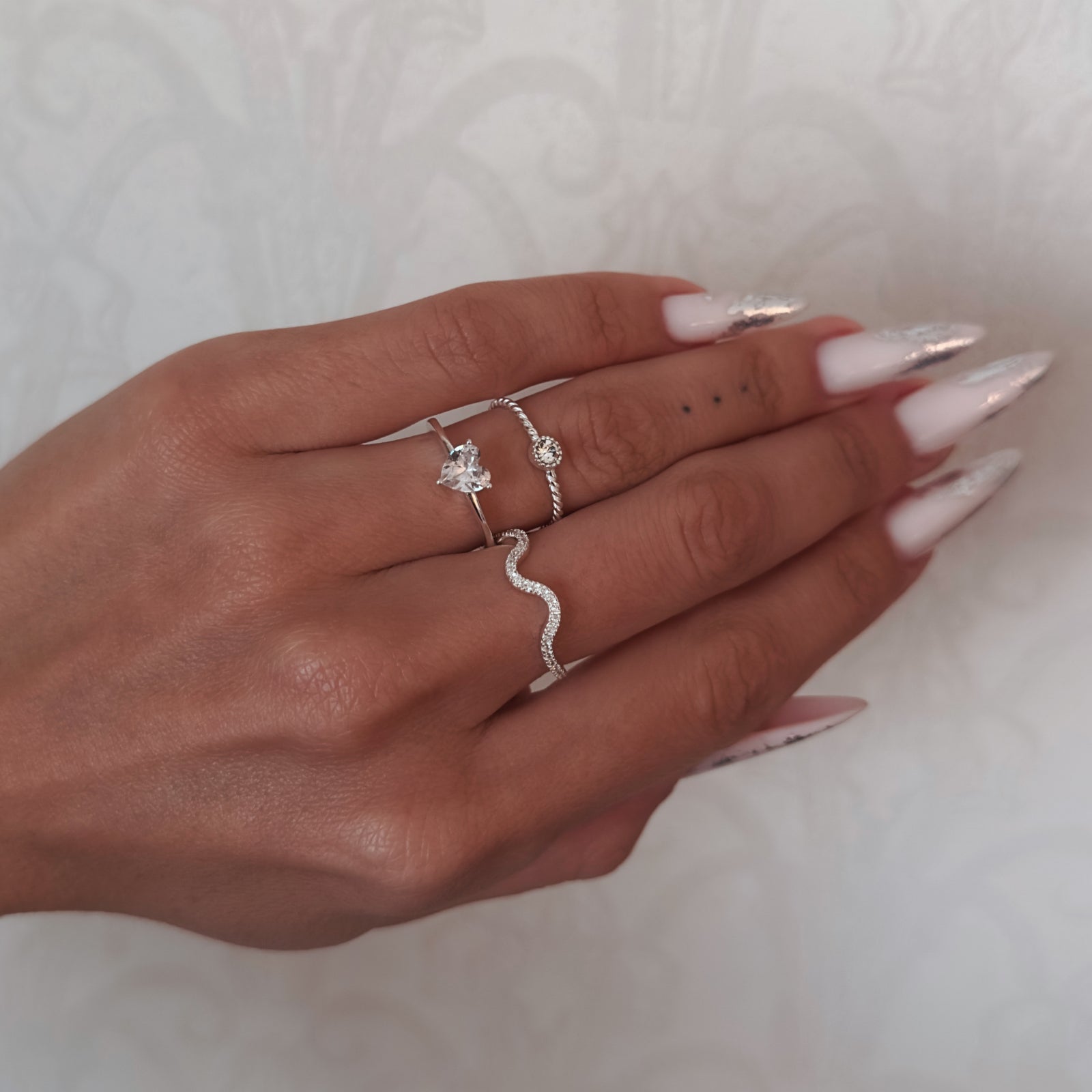 Inel elegant din argint 925 cu piatră zirconia și design împletit – bijuterie rafinată Maison La Stéphanie, ideală ca dar pentru femei sau pentru purtare zilnică.