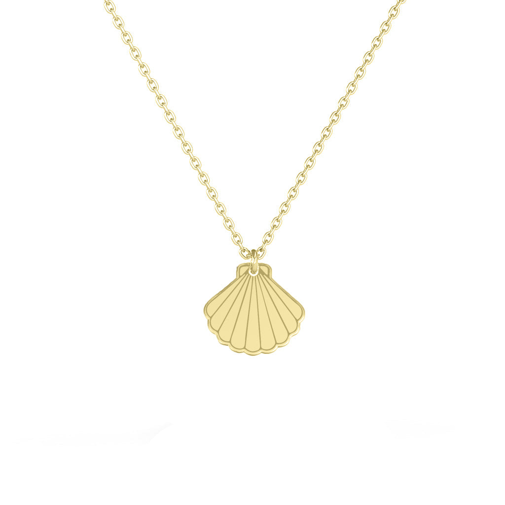 Lănțișor din argint 925 placat cu aur 18K, cu pandantiv în formă de scoică – bijuterie elegantă inspirată de mare, parte din colecția Summer Vibes Maison La Stéphanie.