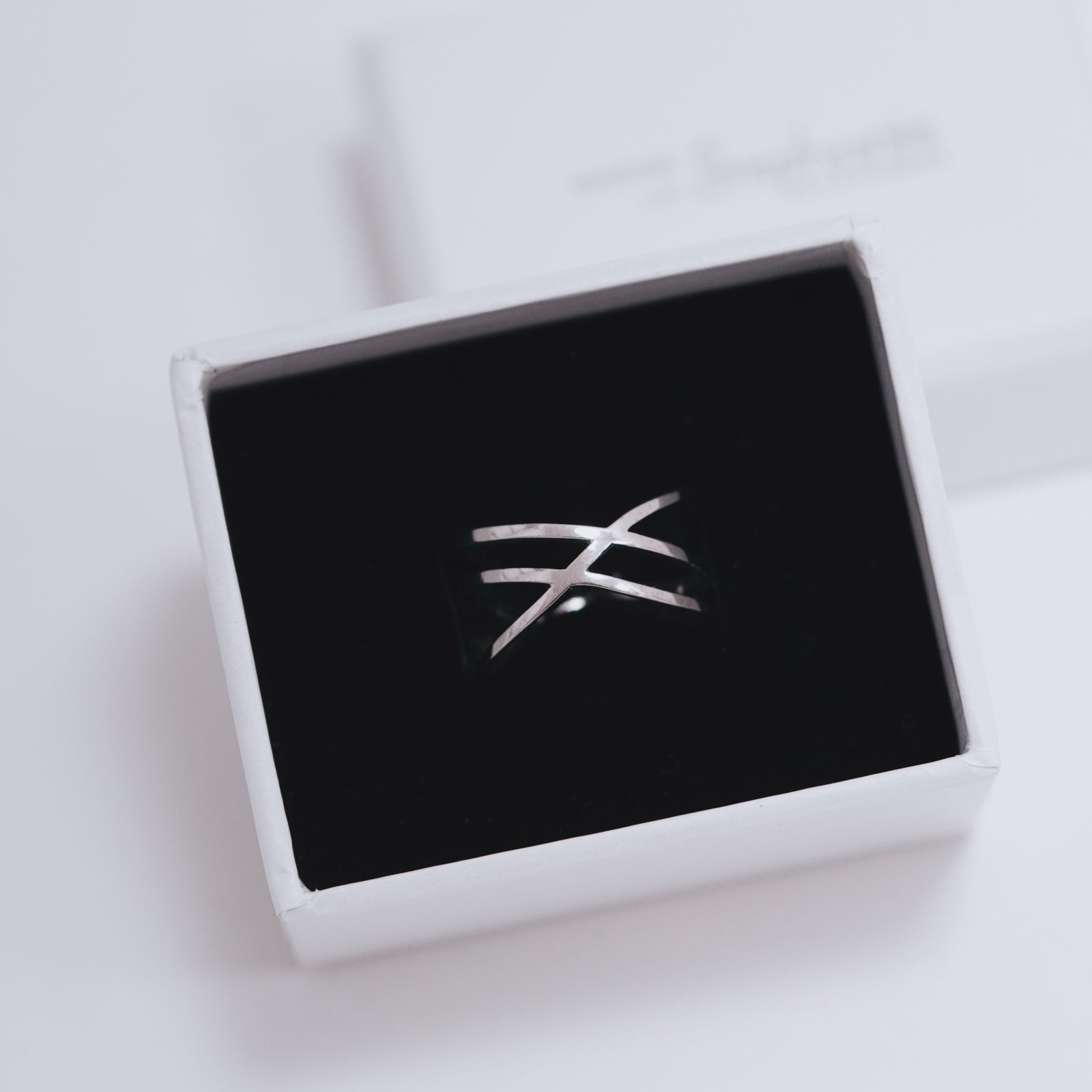 ORBITAL SILVER RING rings > silver ring > orbital ring > bar ring > gifts for her > gifts for girls > gifts for moms > gifts for best friend > birthday gift Maison la Stephanie