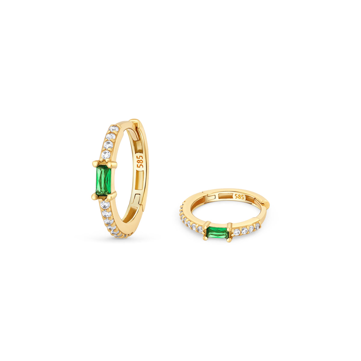 Cercei tip hoops din aur de 14K cu piatră verde centrală tăietură baguette și zirconii albe laterale.