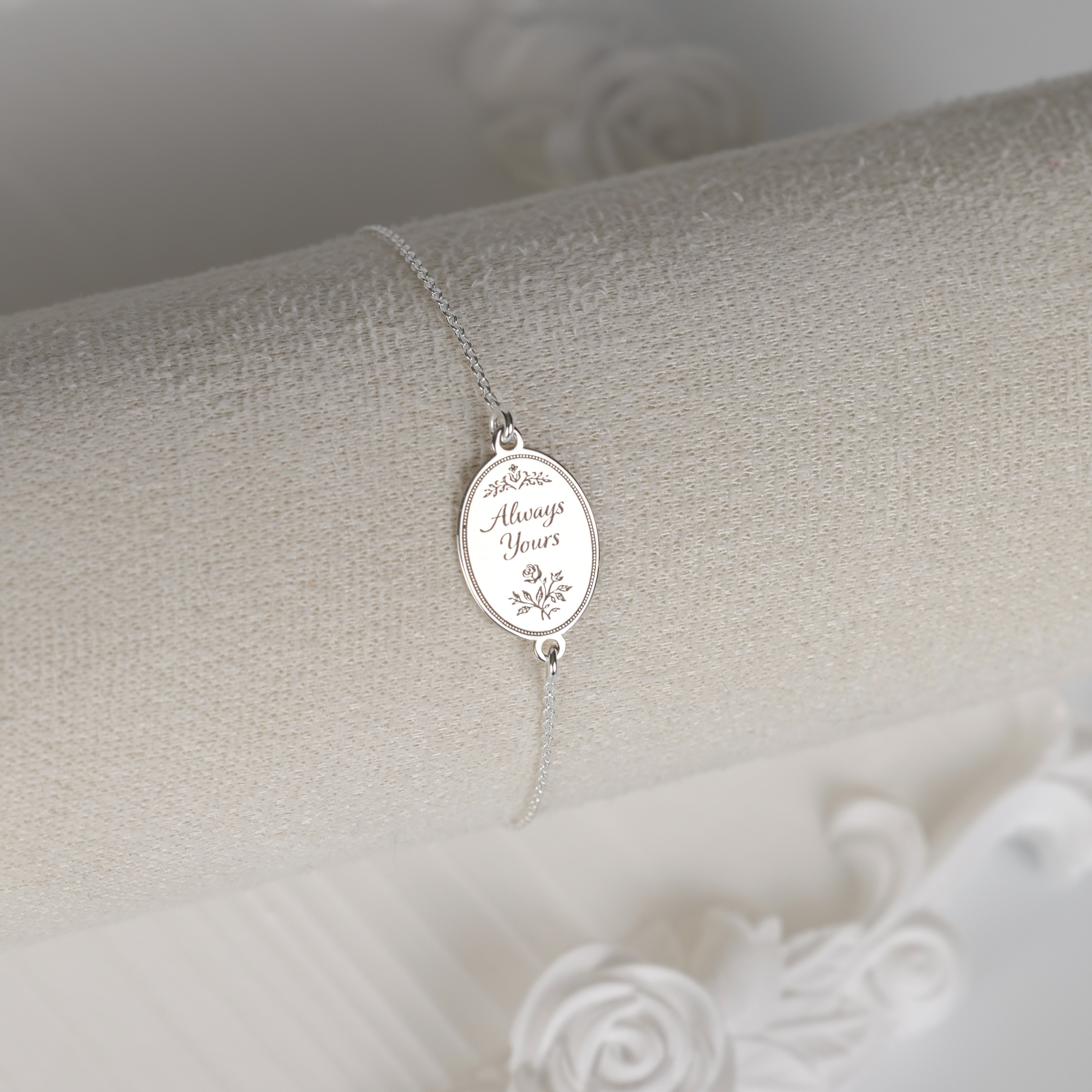 bratara argint always yours pandantiv oval gravat regency love letters collection maison stephanie