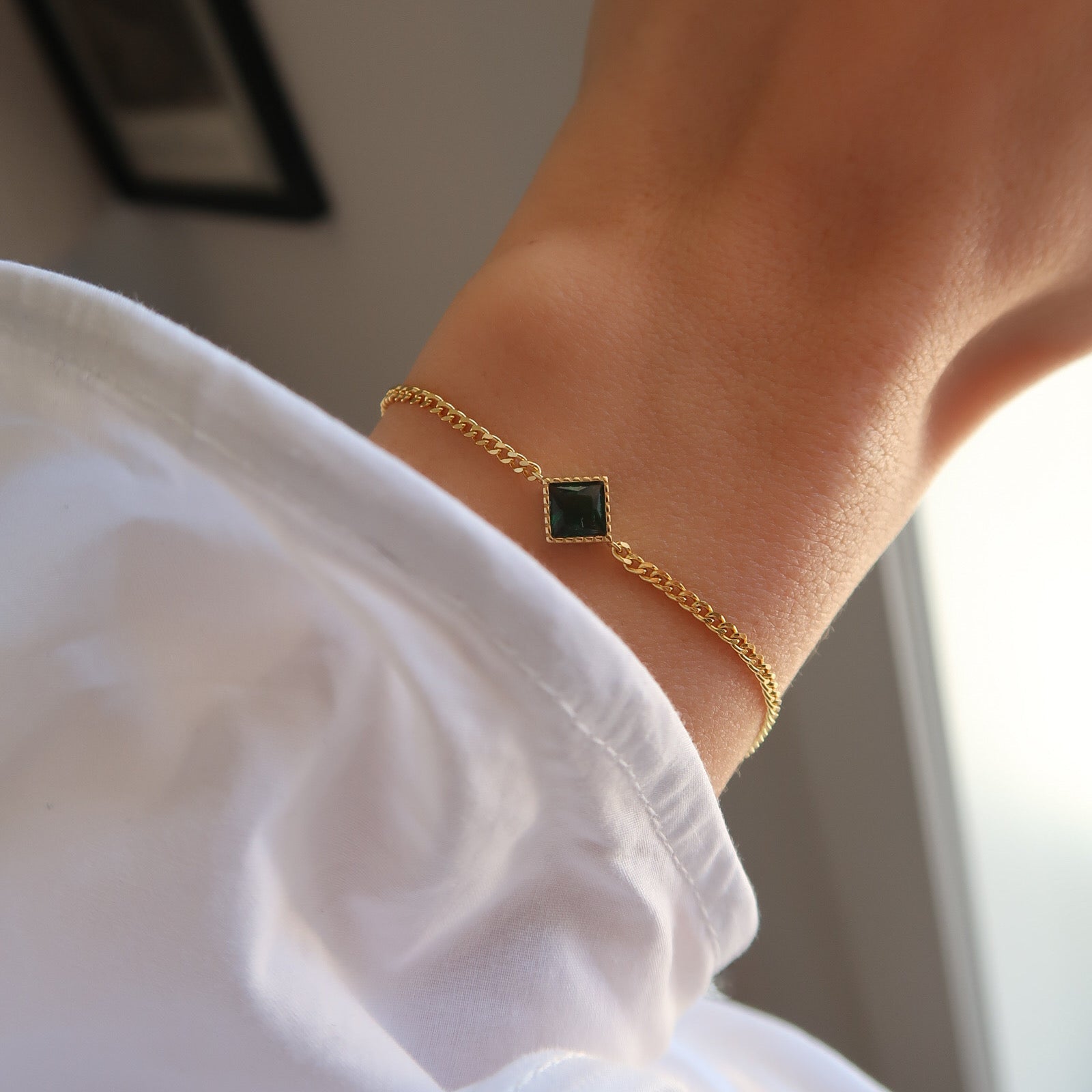 Brățară din argint 925 placat cu aur 18K, cu zirconia verde smarald — bijuterie elegantă, rafinată și ideală pentru ocazii speciale, Maison La Stéphanie.