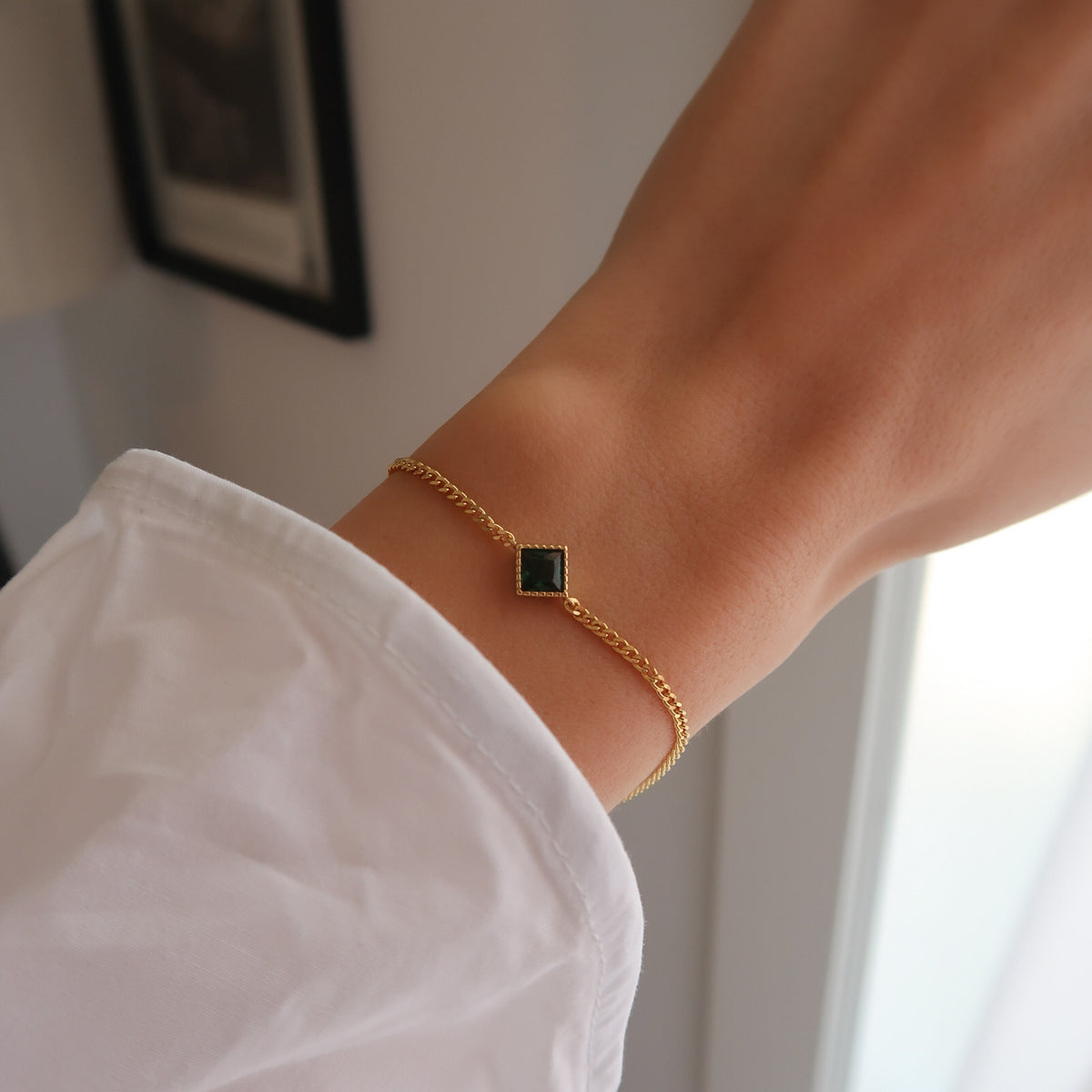 Brățară din argint 925 placat cu aur 18K, cu zirconia verde smarald — bijuterie elegantă, rafinată și ideală pentru ocazii speciale, Maison La Stéphanie.