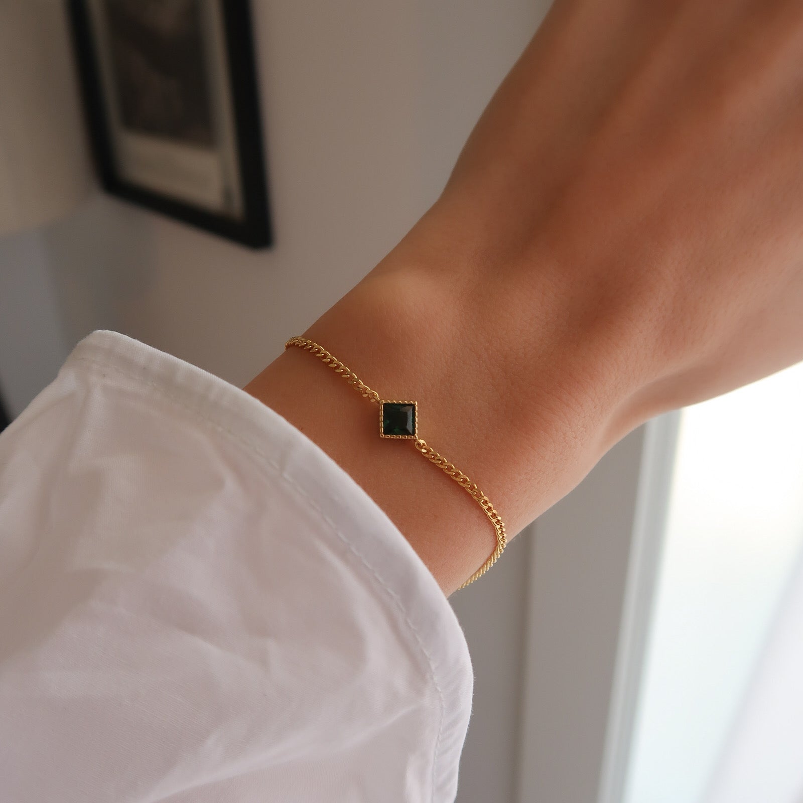 Brățară din argint 925 placat cu aur 18K, cu zirconia verde smarald — bijuterie elegantă, rafinată și ideală pentru ocazii speciale, Maison La Stéphanie.