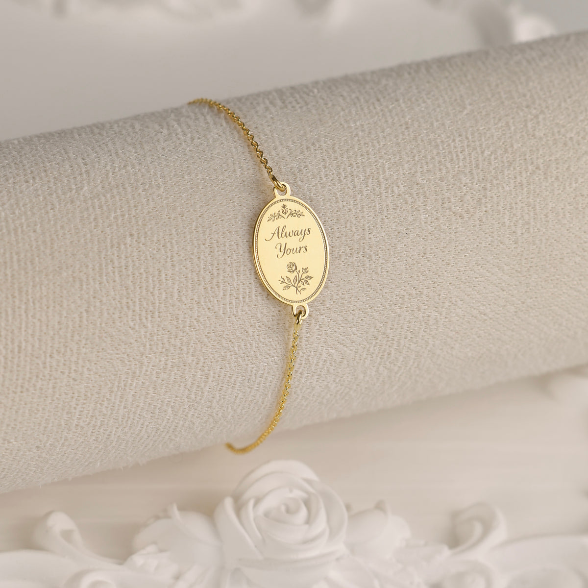 bratara argint placat cu aur always yours pandantiv oval gravat regency love letters collection maison stephanie