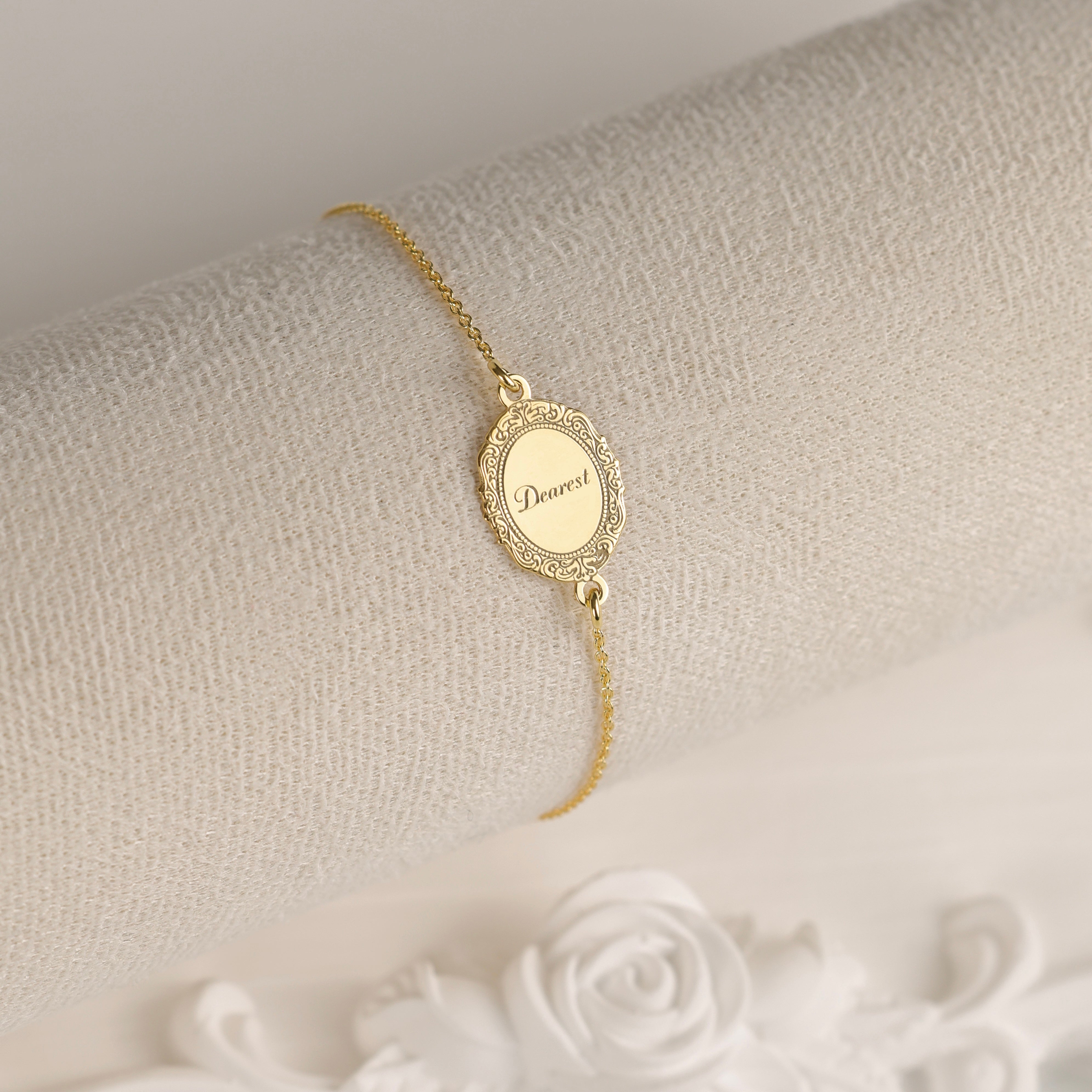 bratara argint placat cu aur dearest pandantiv oval gravat regency love letters collection maison stephanie