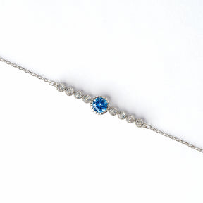 Brățară elegantă din argint 925 cu piatră zirconia albastră – o bijuterie rafinată Maison La Stéphanie, ideală ca și cadou pentru iubită, soție sau prietenă. Perfectă pentru ocazii speciale sau purtare zilnică.