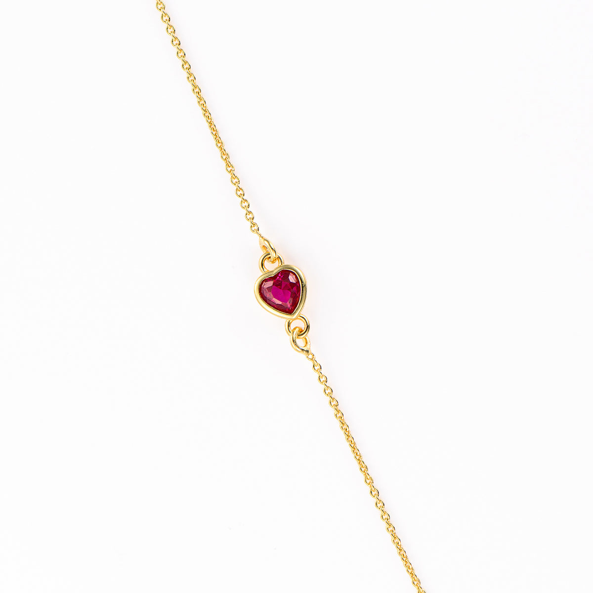 Brățară elegantă din argint 925 placat cu aur 18K, cu piatră roșie zirconia – bijuterie rafinată Maison La Stéphanie, ideală pentru cadou.
