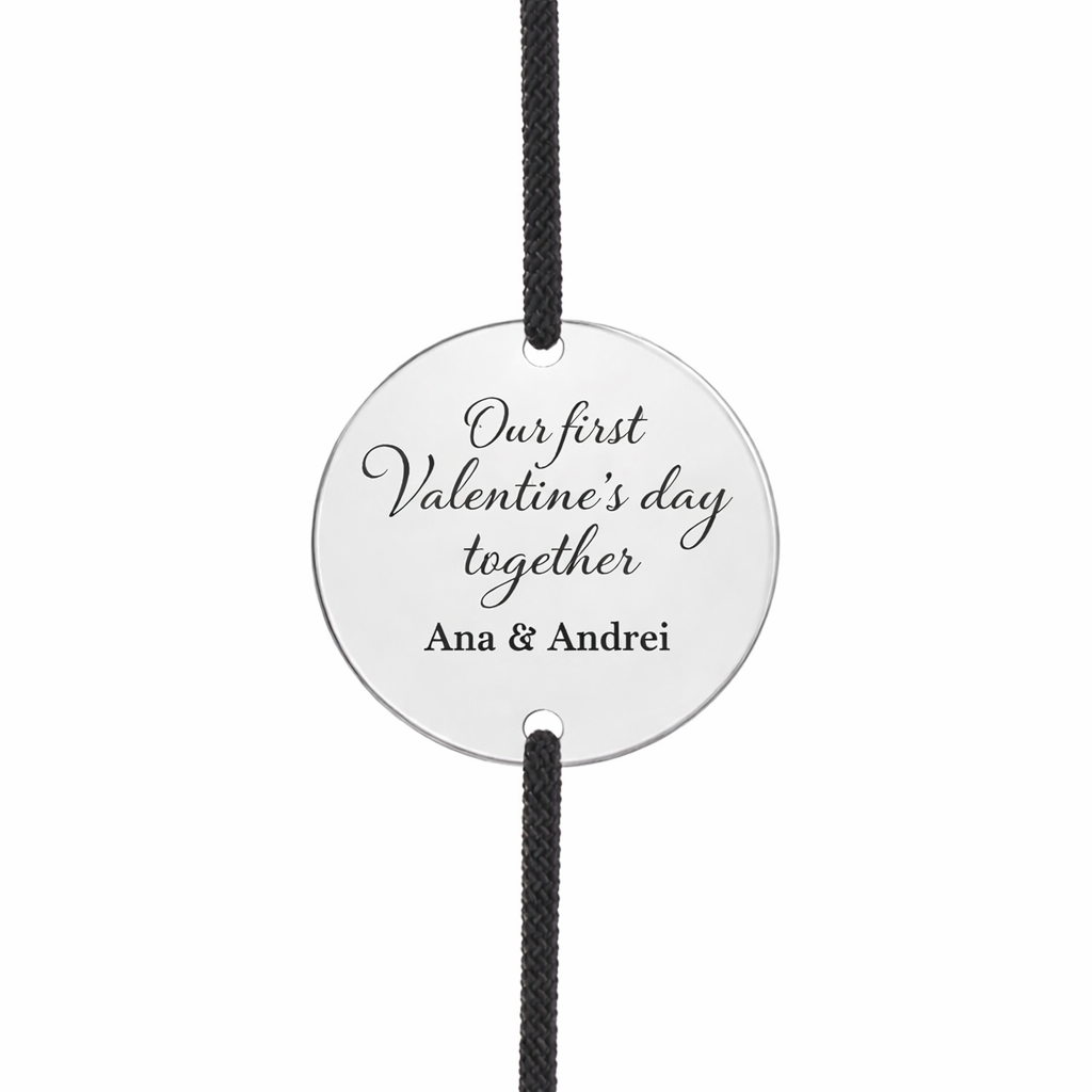 bratara pe snur ajustabil cu banut argint 925 16 mm gravat our first valentines day nume personalizate