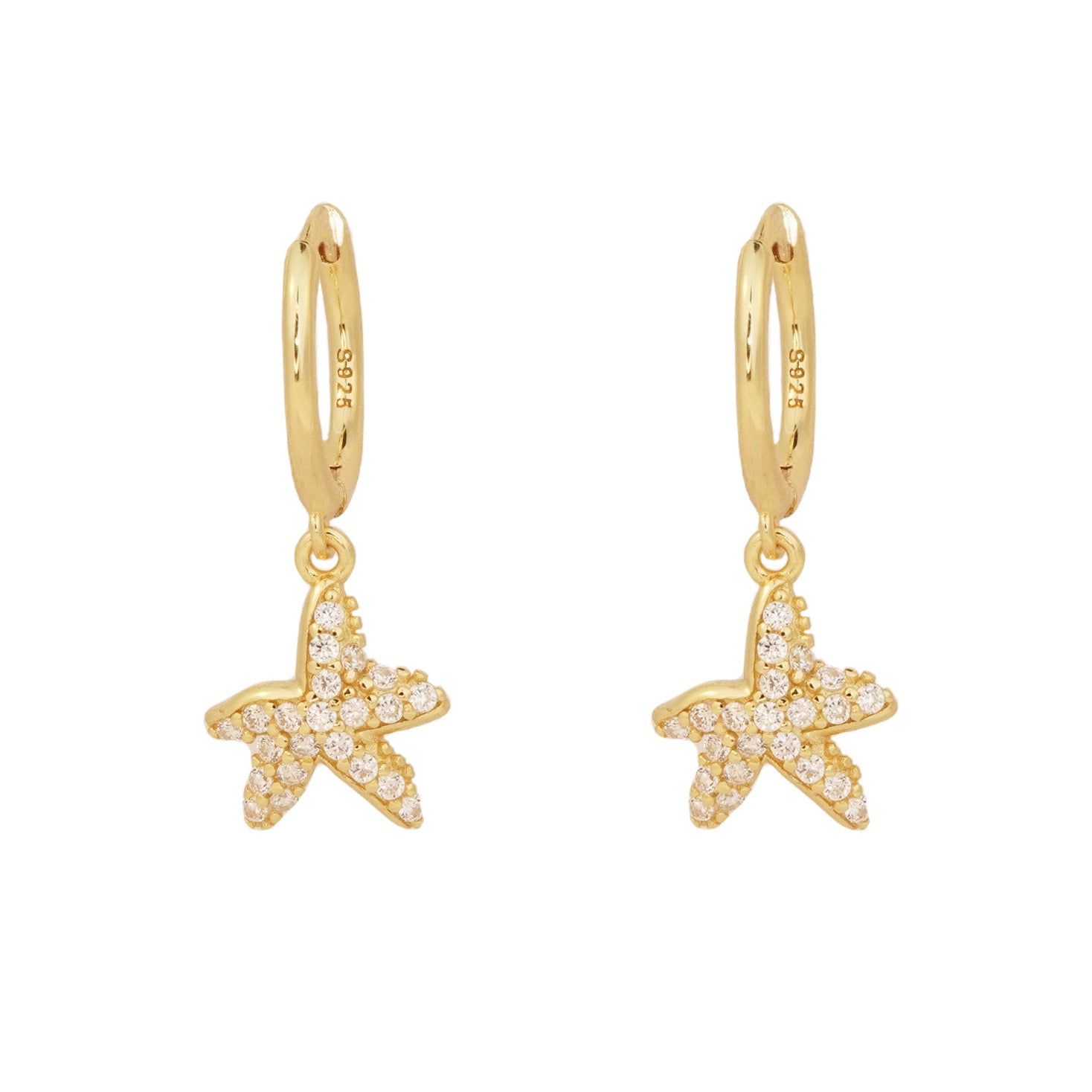 Cercei din argint placat cu aur 18K, cu stea de mare și zirconiu — bijuterie elegantă pentru vară, vacanțe și cadouri feminine. Ocean vibes by Maison La Stéphanie.