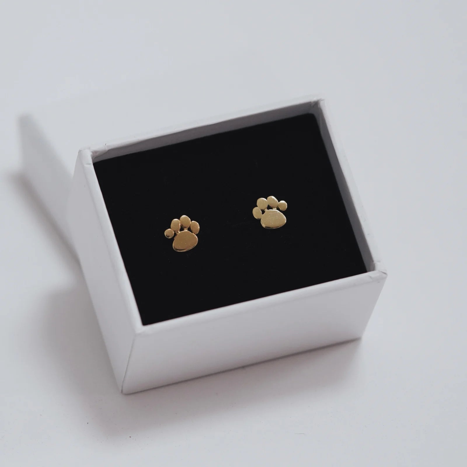 Cercei Lăbuță din argint 925 placat cu aur 14K – bijuterii elegante pentru iubitorii de animale, cadou perfect de Crăciun sau Moș Nicolae.