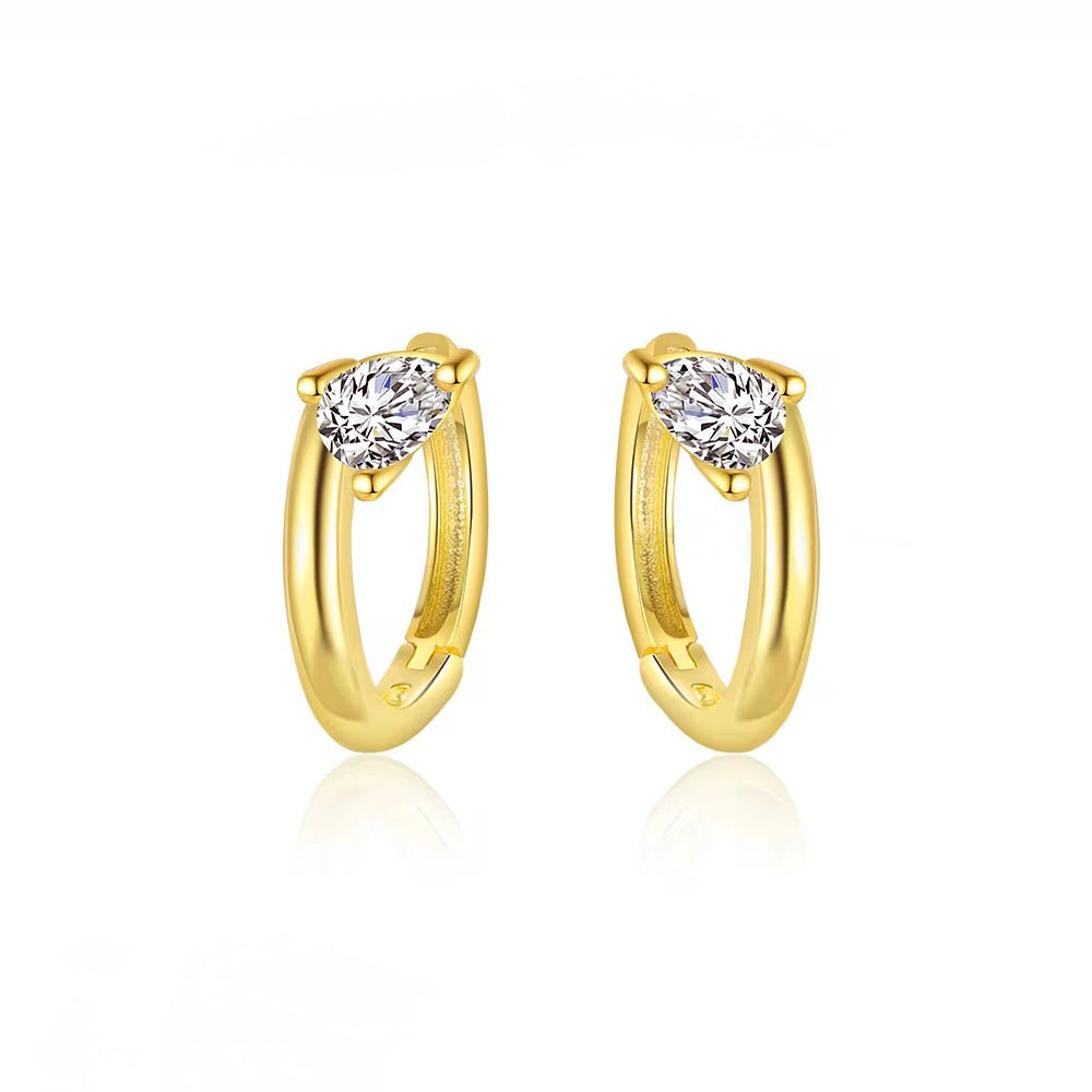 Pereche de cercei tip hoop din argint placat cu aur 18K, cu zirconii teardrop montate în partea frontală, design elegant, 0.9 cm.