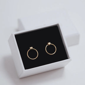 Cercei rotunzi Shape din argint 925 placat cu aur 14K – bijuterii minimaliste, moderne, ideale pentru purtare zilnică sau cadou 