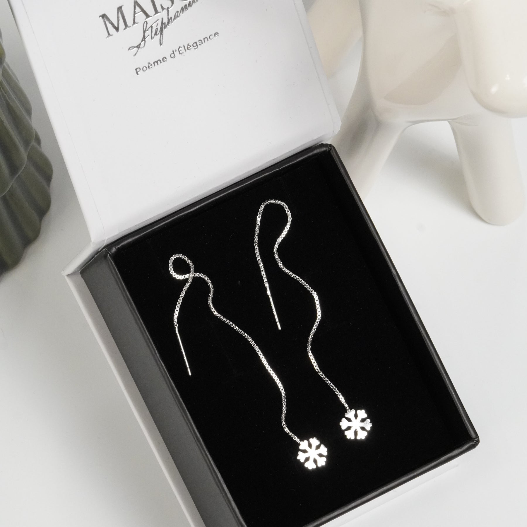 Cercei Snowflake Chain din argint 925 – bijuterii elegante cu fulgi de zăpadă, perfecte pentru iarnă sau cadou de sezon. Maison La Stéphanie, cadou Craciun