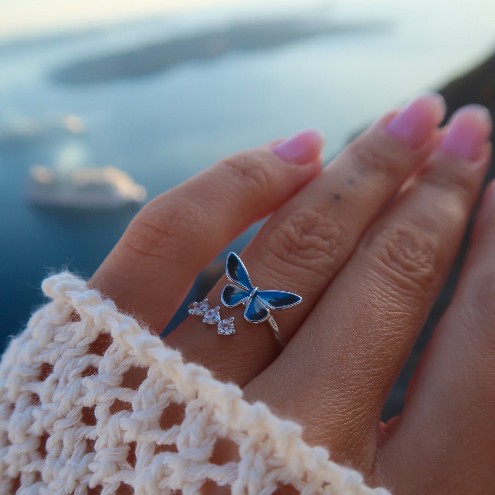 Inel Azure Butterfly din argint placat cu rodiu, design elegant in forma de fluture – Maison La Stephanie