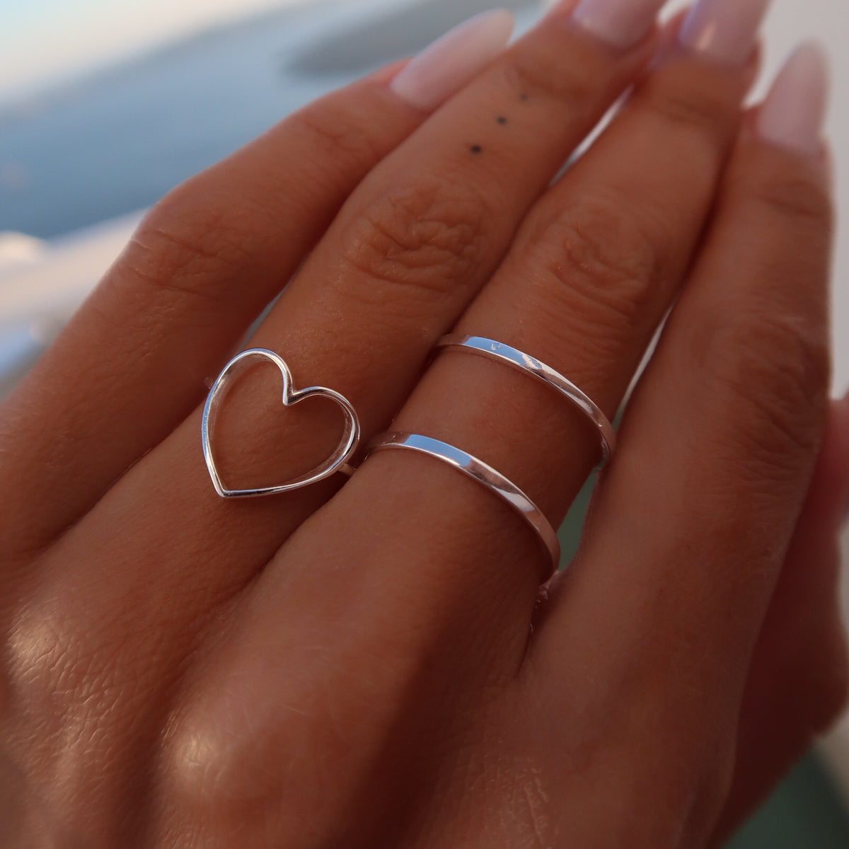 Inel din argint 925 cu inimă mare, bijuterie elegantă Maison La Stéphanie – un cadou rafinat pentru iubită sau pentru tine însăți. Simbol al iubirii, stilului și feminității.