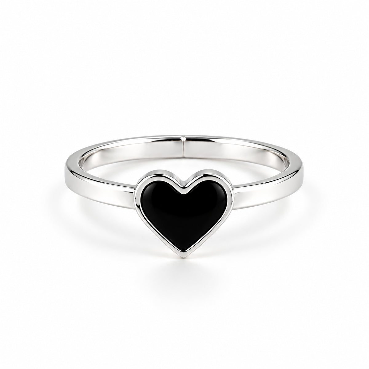 Inel Black Heart din Argint 925 cu inima neagra lucioasa, vedere frontala, Black Friday MAISON La Stéphanie