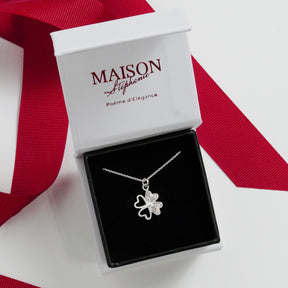 Lanț Trifoi din argint 925 – bijuterie elegantă Maison La Stéphanie, simbol al norocului și al energiei pozitive. Ideal pentru cadouri și ocazii speciale.