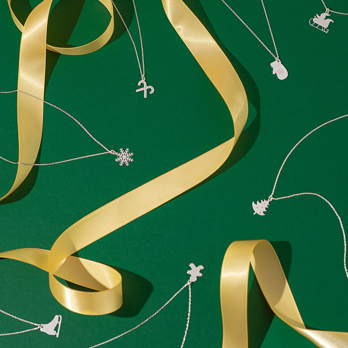 Lănțișor din argint 925 cu pandantiv omuleț de turtă dulce – bijuterie festivă și elegantă, inspirată din magia Crăciunului, cadoul ideal Maison La Stéphanie.