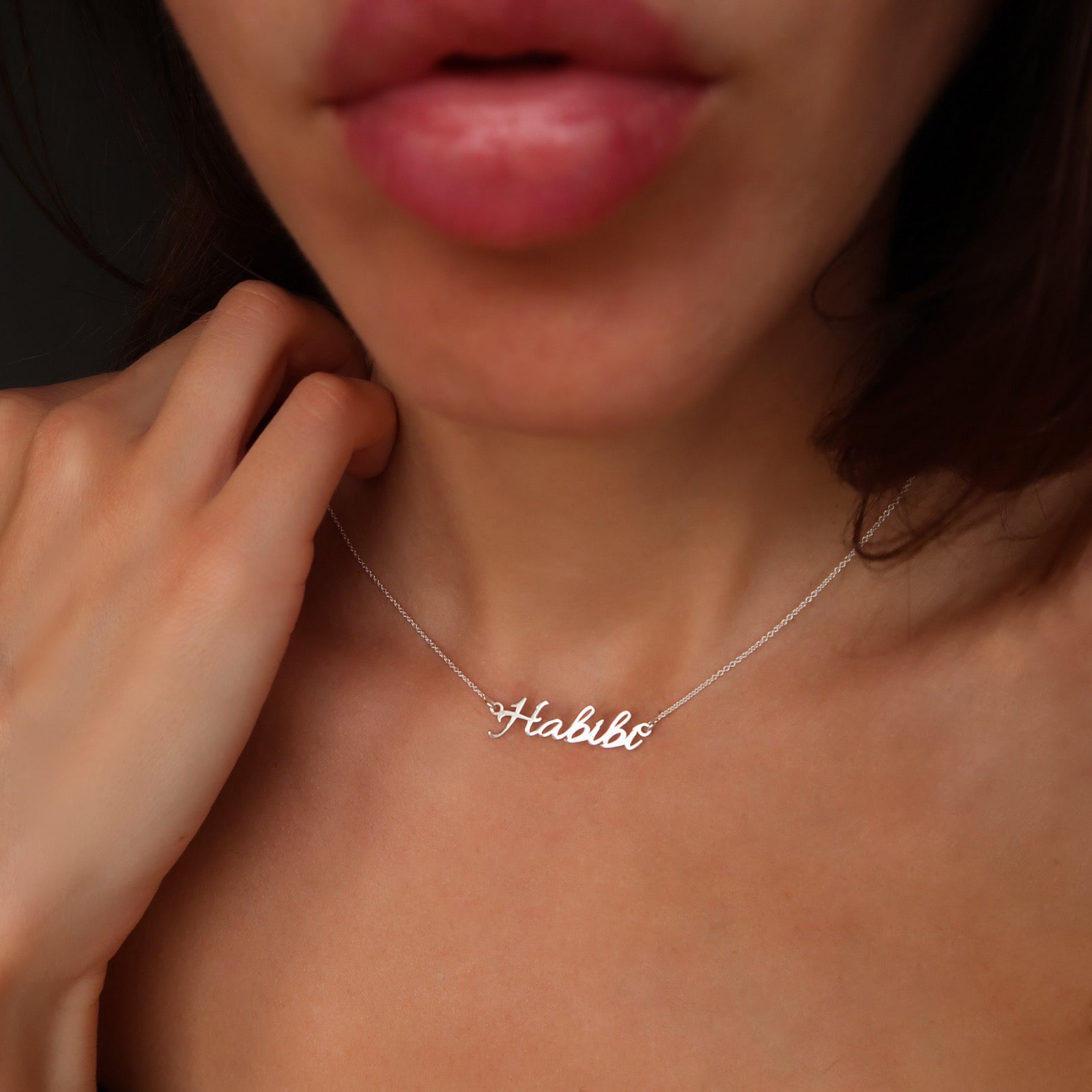 Lănțișor HABIBI din argint 925 – bijuterie elegantă și simbolică, inspirată de cuvântul iubirii, ideală pentru cadouri Maison La Stéphanie.