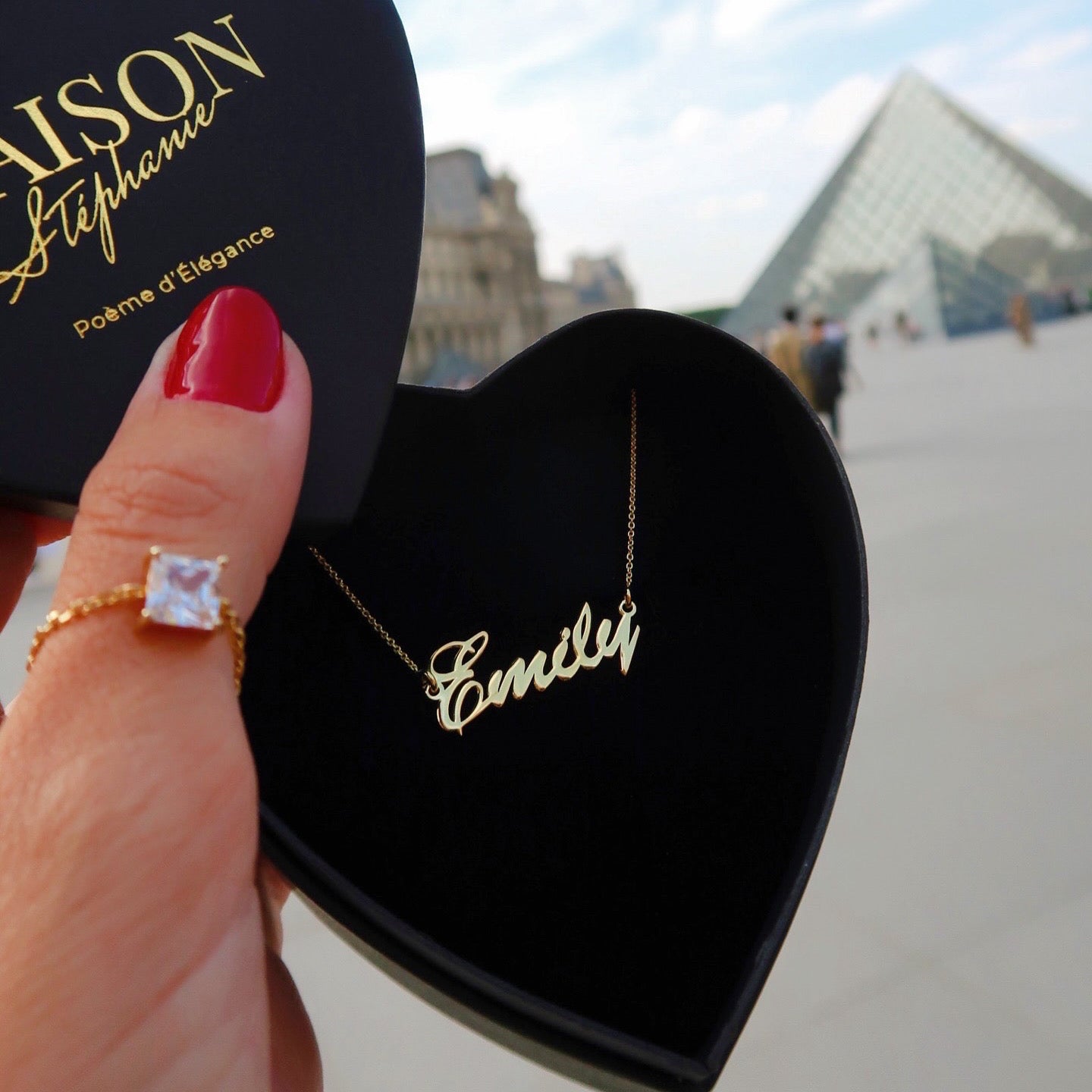 Lănțișor din argint 925 placat cu aur 18K, personalizat cu nume sau text. Cadou elegant Maison La Stéphanie.