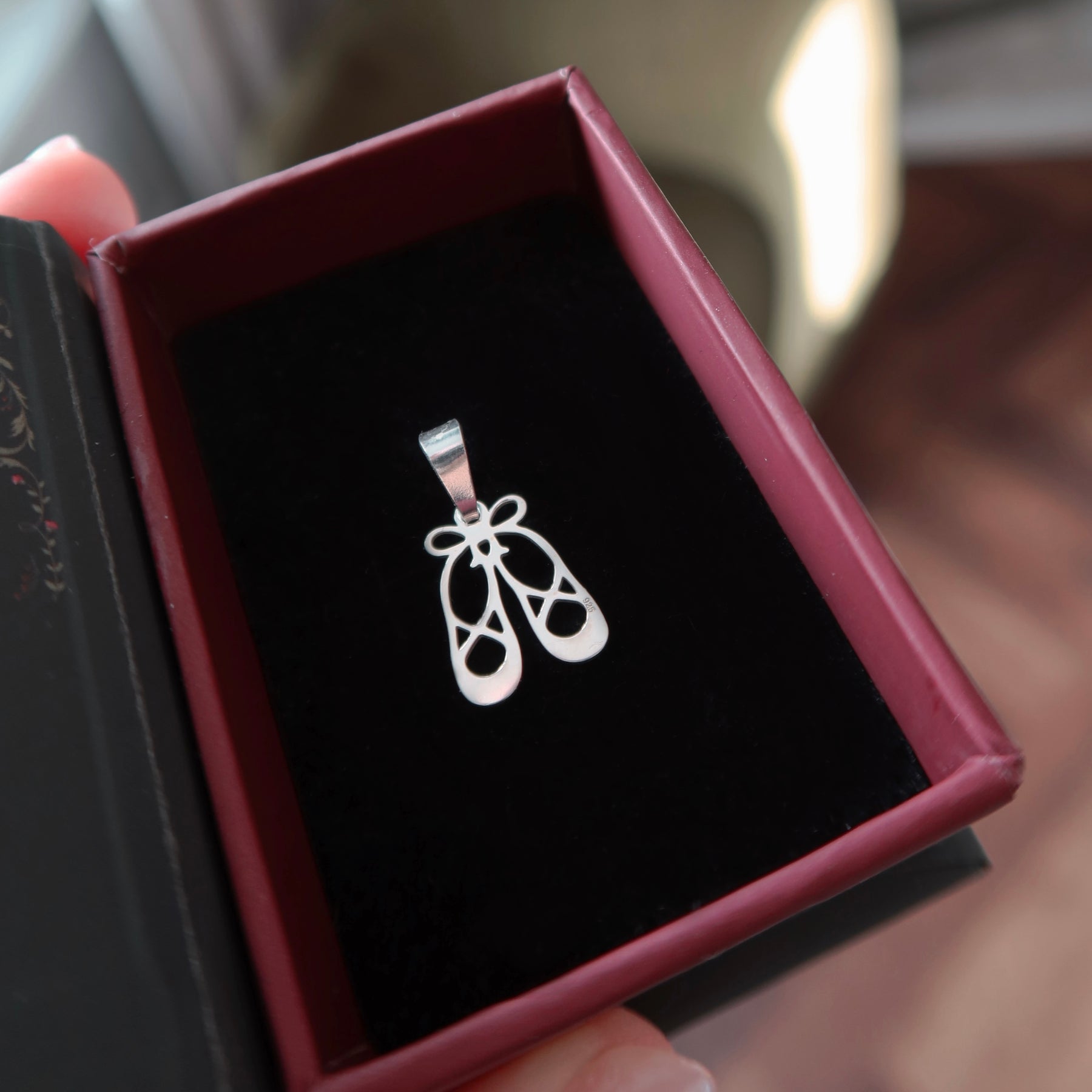 Martisor din argint 925 cu pandantiv balerine