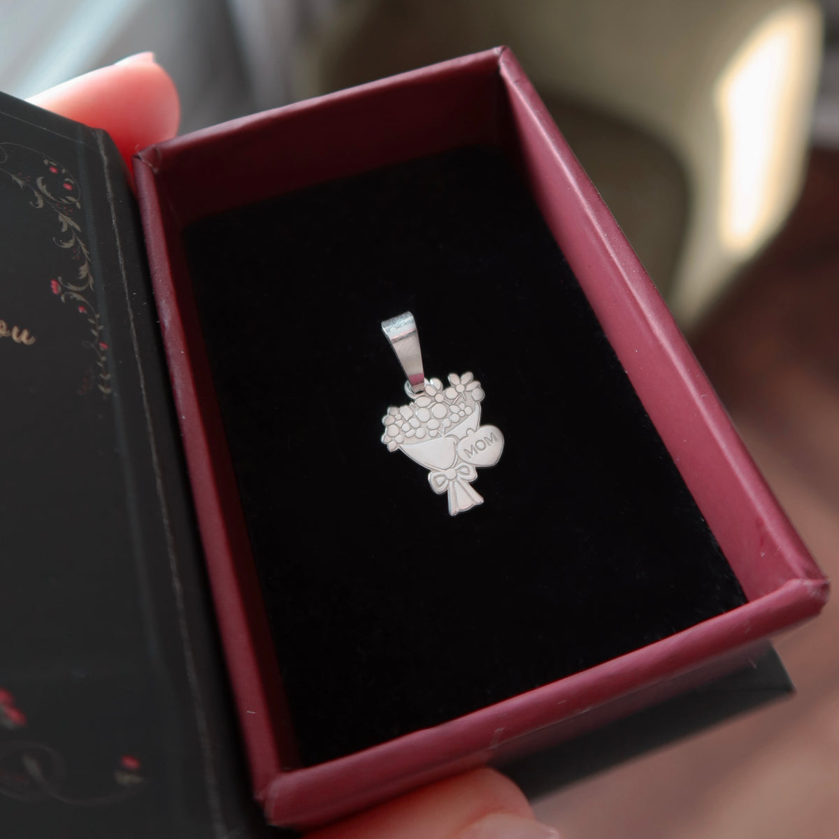 Martisor din argint 925 cu pandantiv buchet mom