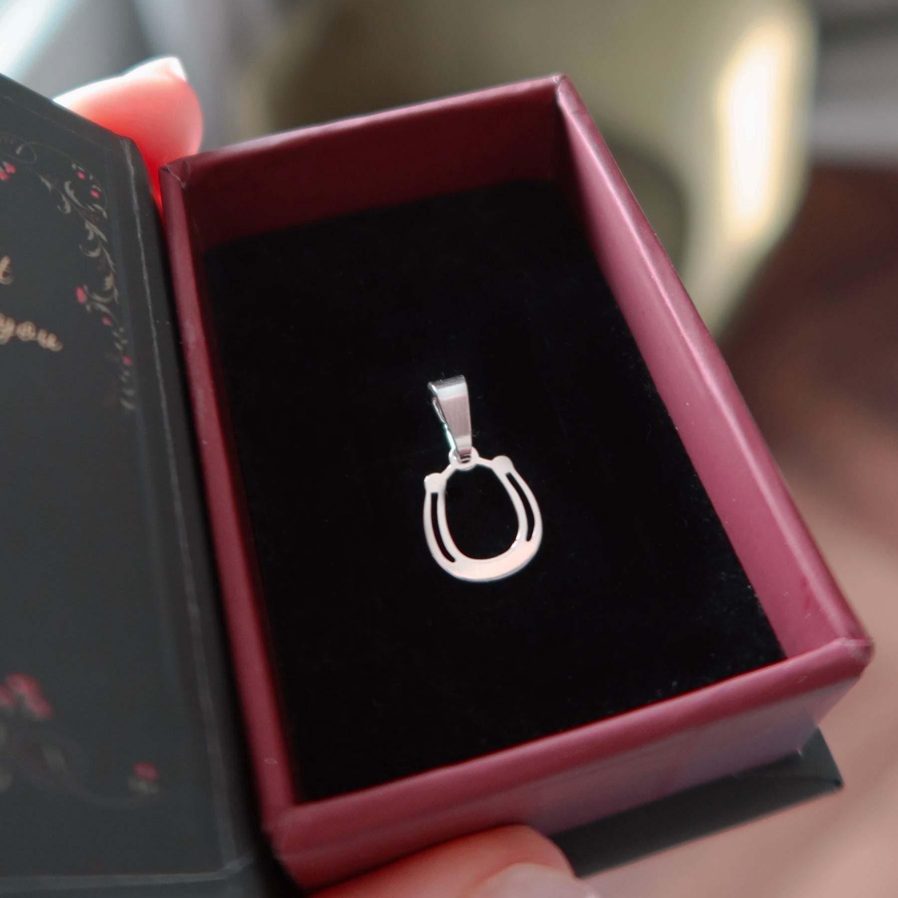 Pandantiv martisor din argint 925 cu simbol potcoava