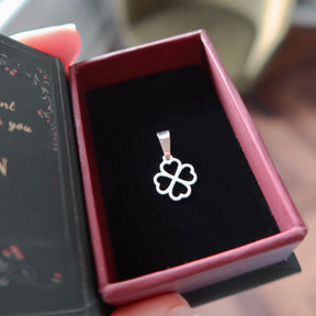 Martisor elegant din argint 925, cu pandantiv trifoi norocos