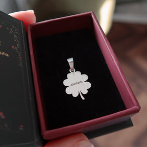 Martisor din argint 925 cu pandantiv trifoi personalizat cu mesaj,