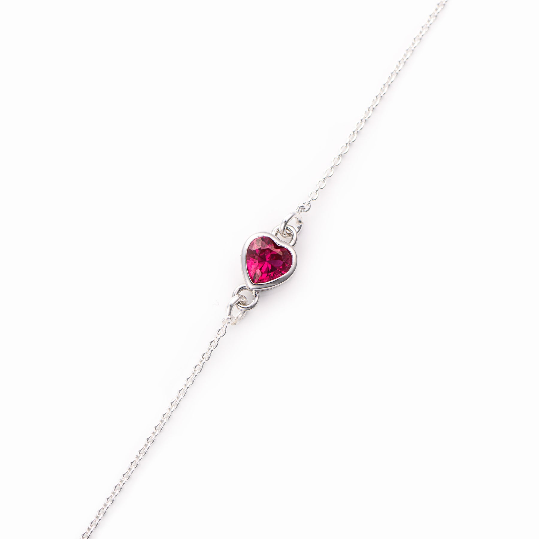 Brățară OldMoney LOVE cu piatră inimioara roșie, din argint 925 placat cu aur 18K – bijuterie elegantă Maison La Stéphanie, perfectă pentru femeile care iubesc rafinamentul clasic și detaliile fine.