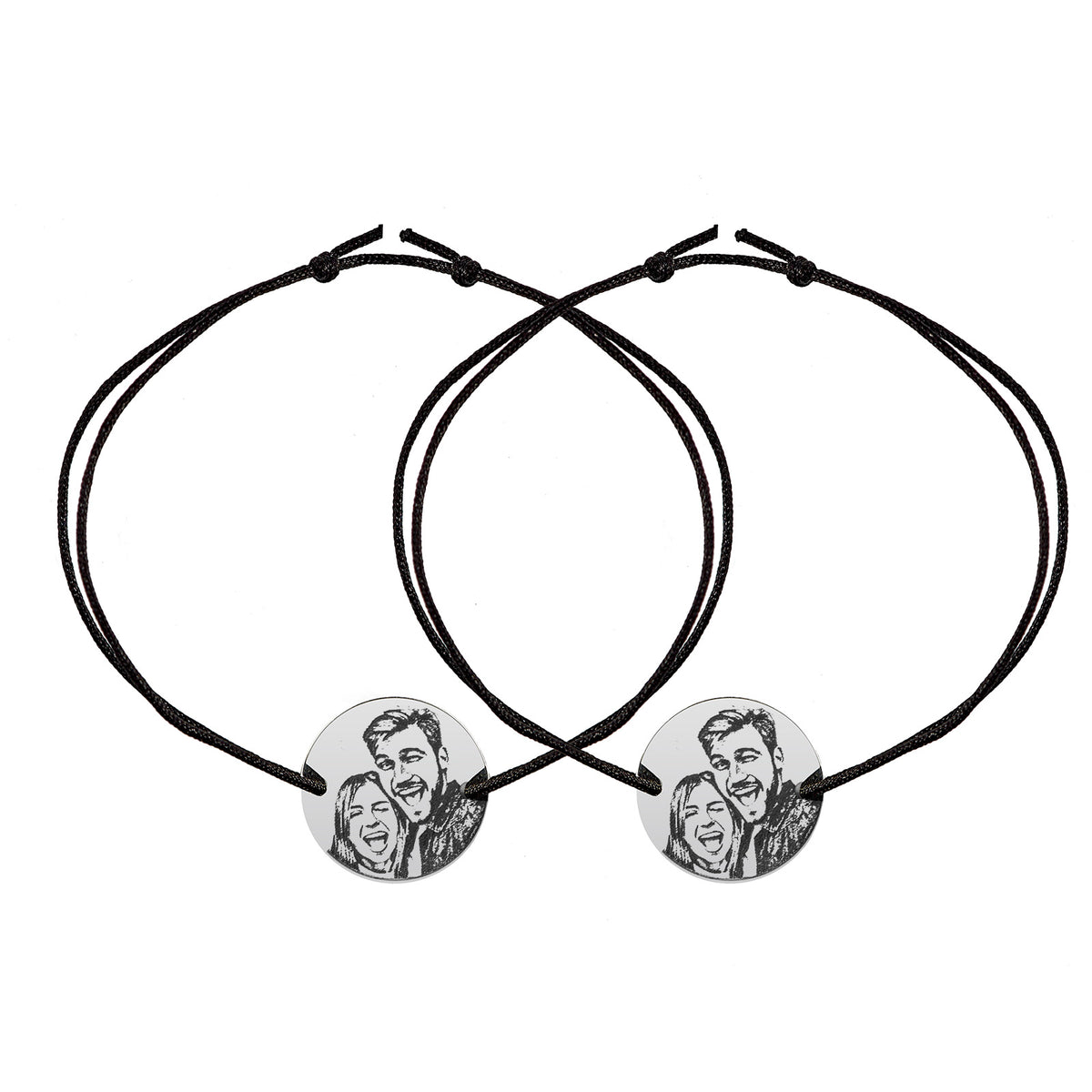 Set 2 brățări personalizate cu fotogravură pe bănuț din argint 925 – bestseller Maison La Stéphanie, ideal pentru cadouri de Crăciun, Valentine’s Day, aniversări sau 8 Martie. Cadoul perfect pentru familie, iubit sau iubită.