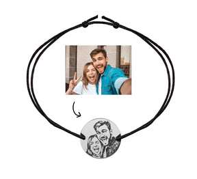 Brățară din argint 925 cu poză gravată. Cadoul ideal pentru iubiti, părinți sau prieteni. Fotogravură detaliată, șnur reglabil din mătase premium.