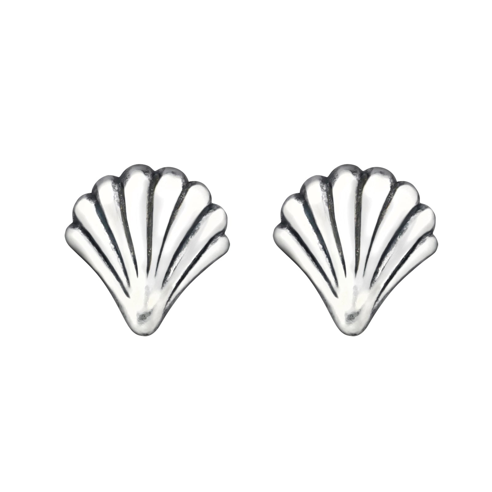 Cercei scoică din argint 925 – bijuterii fine inspirate de mare, cu design elegant și detalii delicate. Model Sea Love by Maison La Stéphanie.