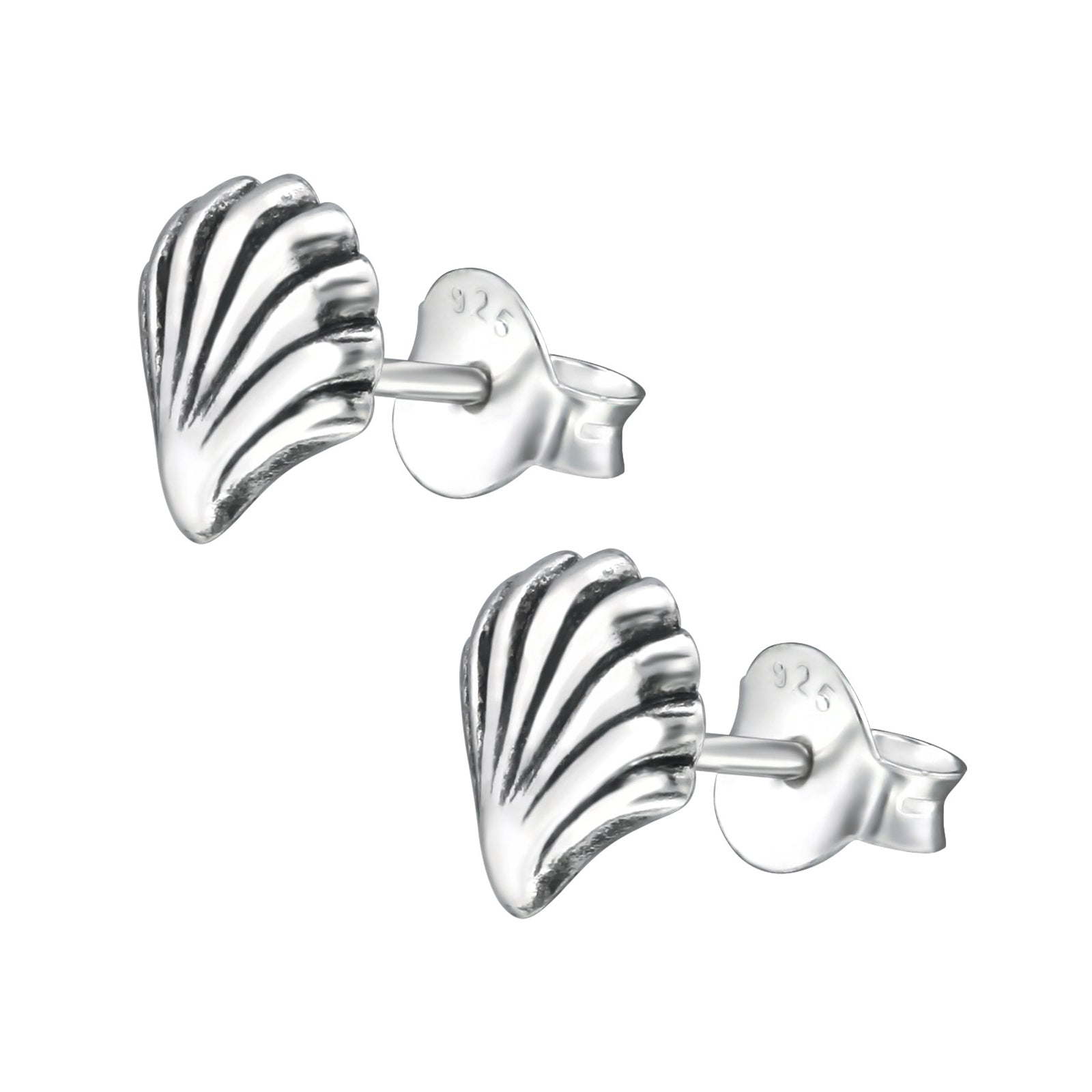 Cercei scoică din argint 925 – bijuterii fine inspirate de mare, cu design elegant și detalii delicate. Model Sea Love by Maison La Stéphanie.