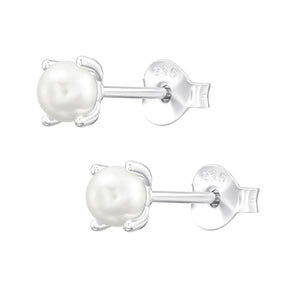 Cercei fini din argint 925 cu perle delicate de sticlă – bijuterie minimalistă Maison La Stéphanie, perfectă pentru purtare zilnică sau cadou elegant pentru femei.