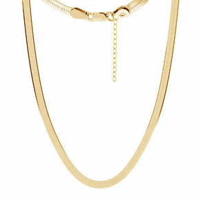 Colier Herringbone din argint 925 placat cu aur de 18K – lanț elegant Maison La Stéphanie, cu reflexii calde și finisaj neted, ideal pentru layering sau purtare solo.