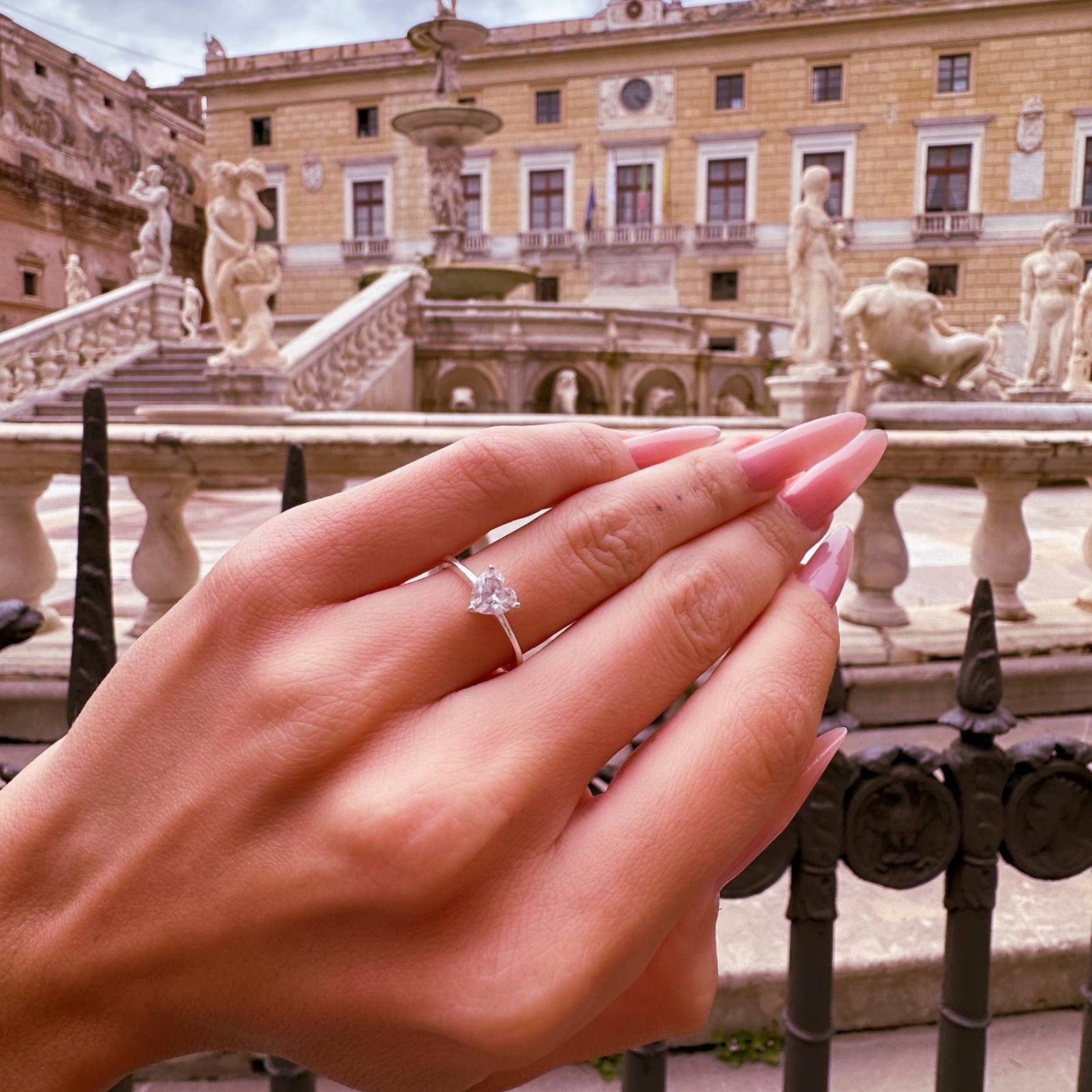 Inel inimă din argint 925 cu piatră zirconia – bijuterie romantică Maison La Stéphanie, ideală pentru cadouri de iubire sau aniversări speciale.