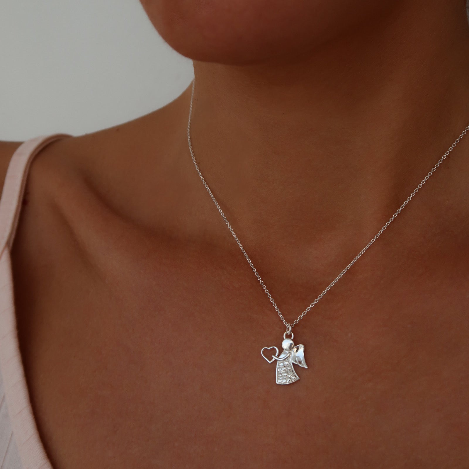 Lanț Angel Love din argint 925 – bijuterie fină Maison La Stéphanie, simbol al iubirii și al protecției îngerești.