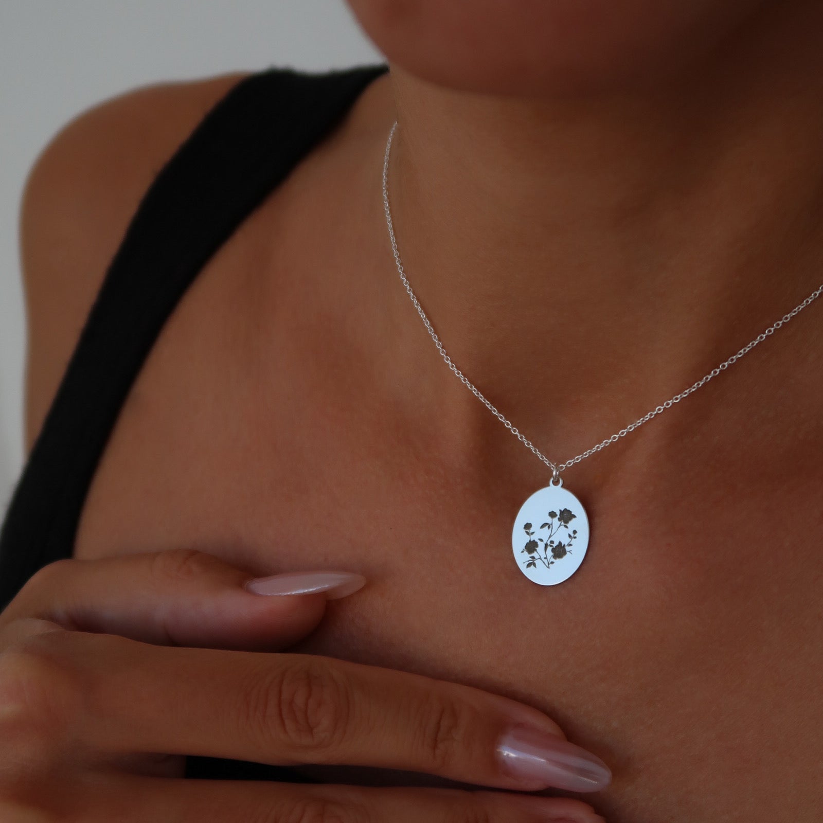 Lanț Flori din argint 925 – bijuterie elegantă Maison La Stéphanie, cadou delicat pentru 1 Martie, 8 Martie sau alte momente speciale.