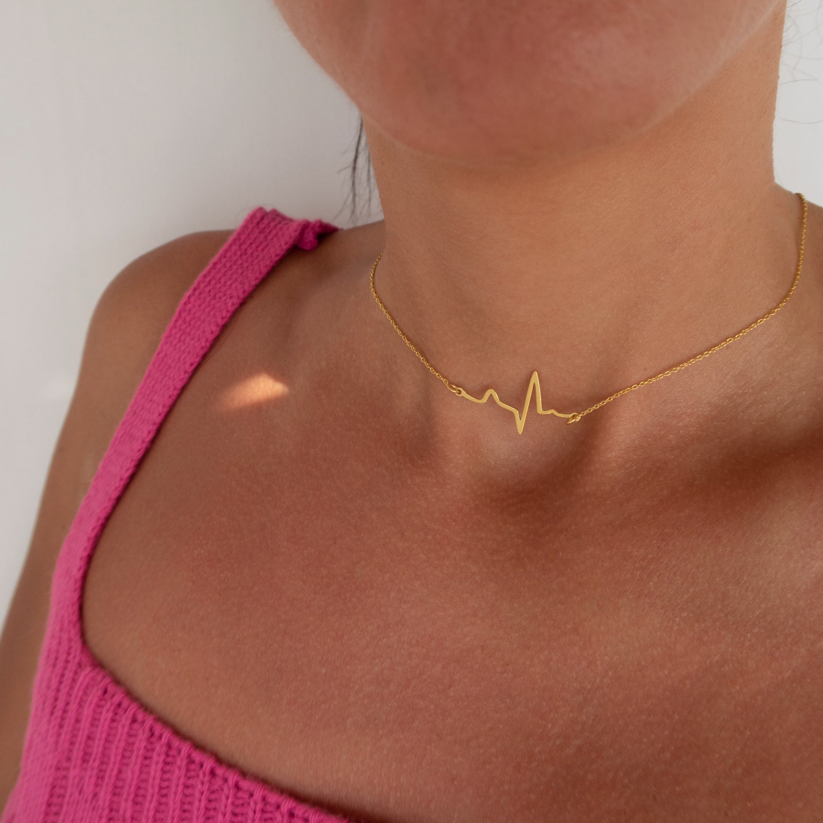 Lanț Heartbeat din argint 925 placat cu aur 18K – bijuterie elegantă Maison La Stéphanie, simbol al iubirii și vitalității, perfectă pentru cadou.